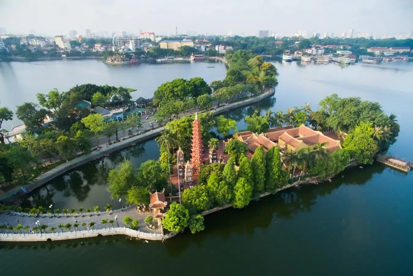 Chùa Trấn Quốc - Điểm đến không thể bỏ qua khi đến Hà Nội