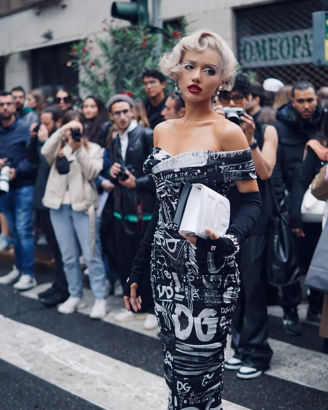 Chưa có phong cách nào làm khó được Fashionista Cô Em Trendy