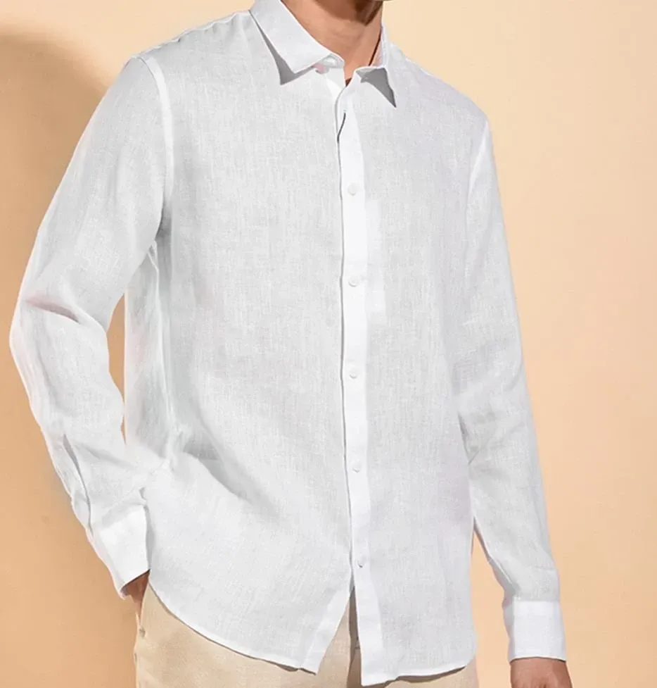 Áo sơ mi được làm từ chất liệu Linen mỏng nhẹ, thoáng mát mang đến cảm giác thoải mái cho người mặc