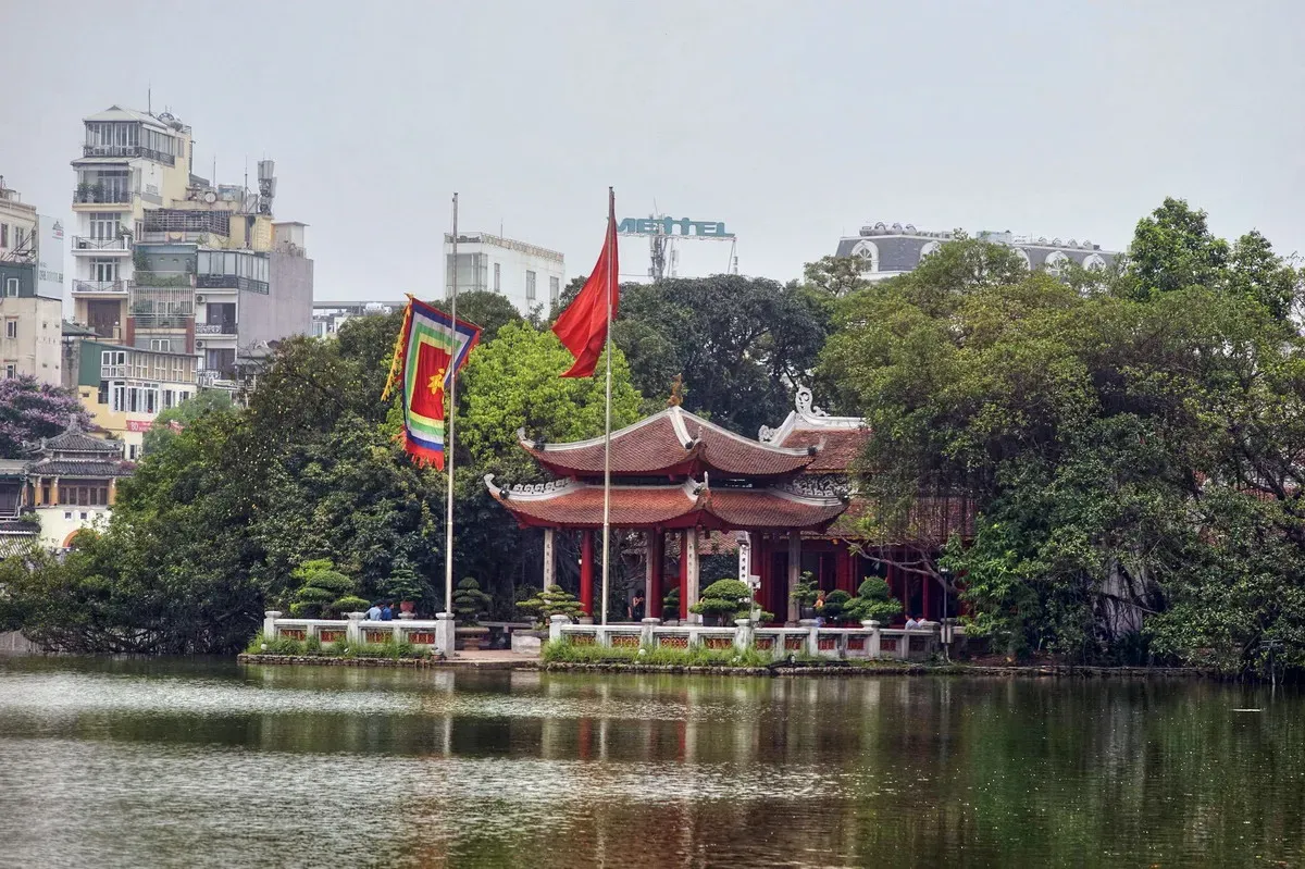 Đền Ngọc Sơn - địa điểm tham quan nổi tiếng ở Hà Nội dịp Tết