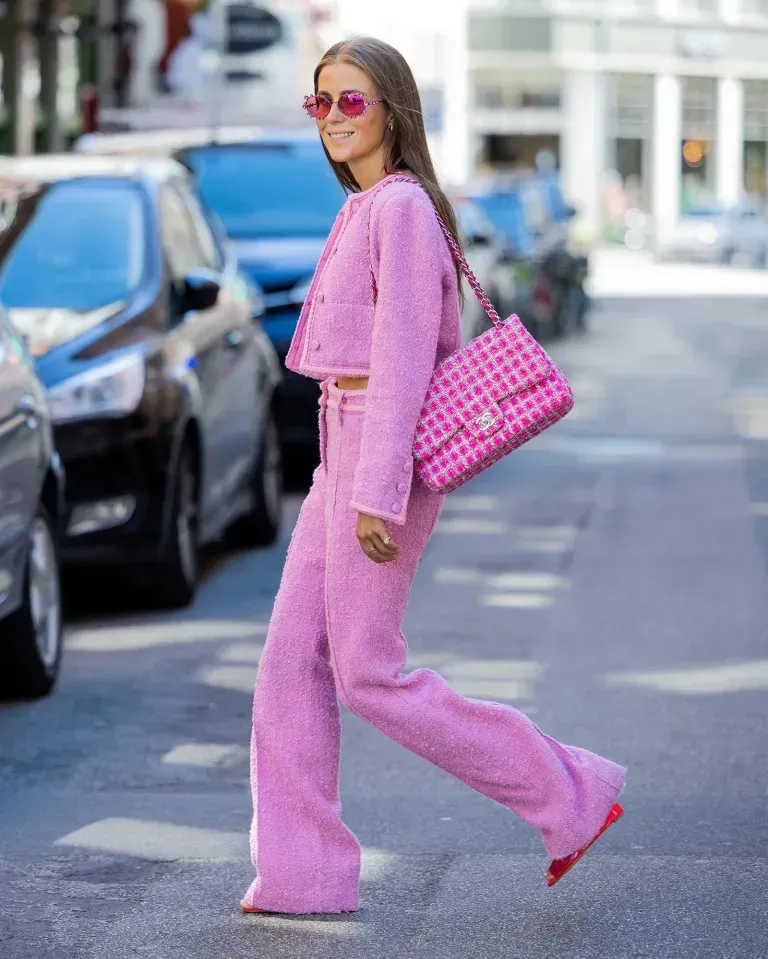 Cực nhẹ nhàng nhưng sành điệu khi phối màu hồng tone sur tone