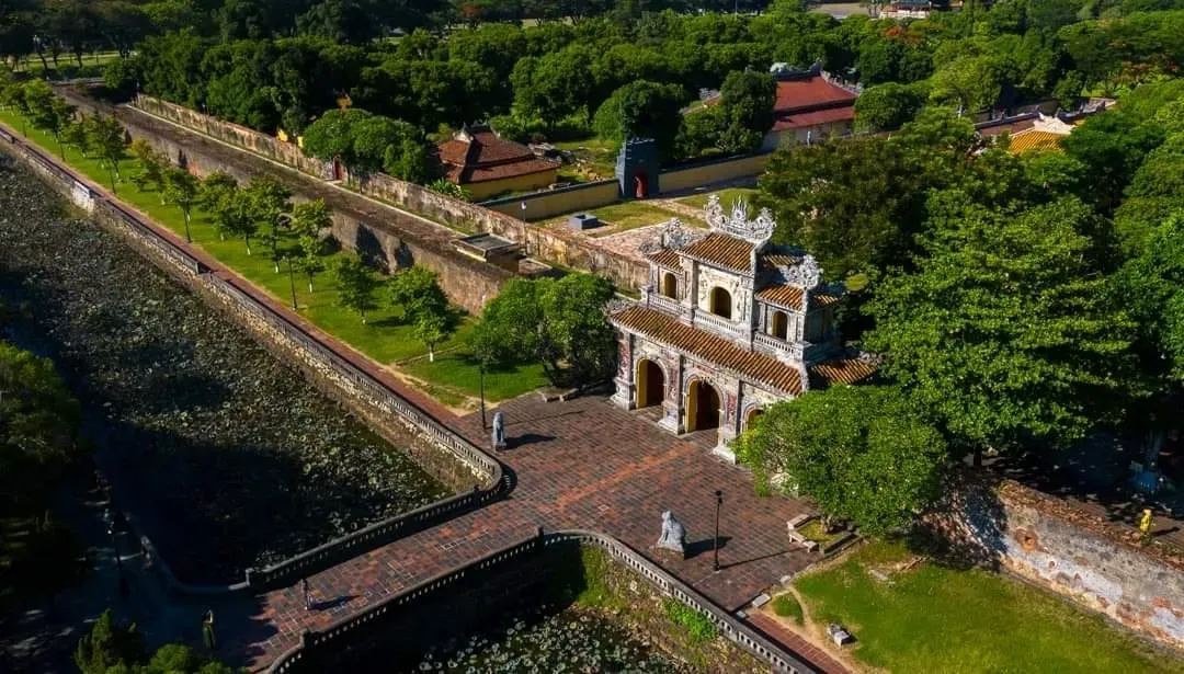 Một buổi chiều yên bình tại Huế