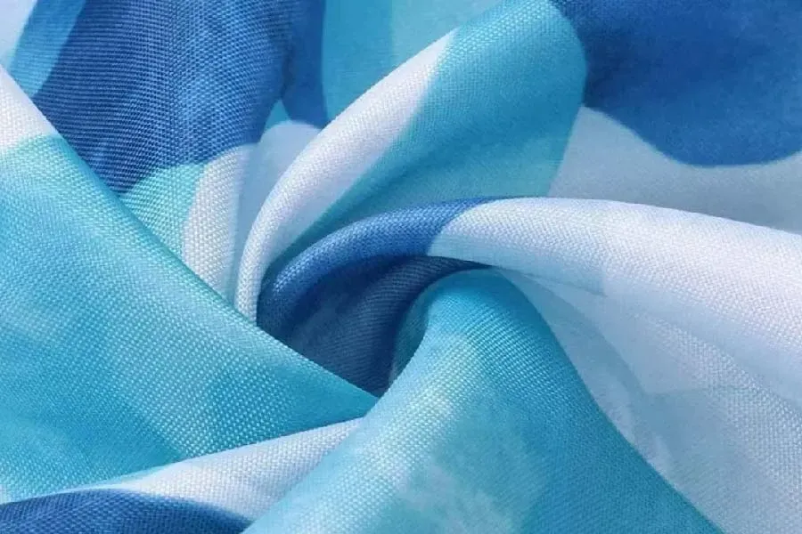 Chất liệu vải Polyester có nguồn gốc từ than đá, dầu mỏ và không khí