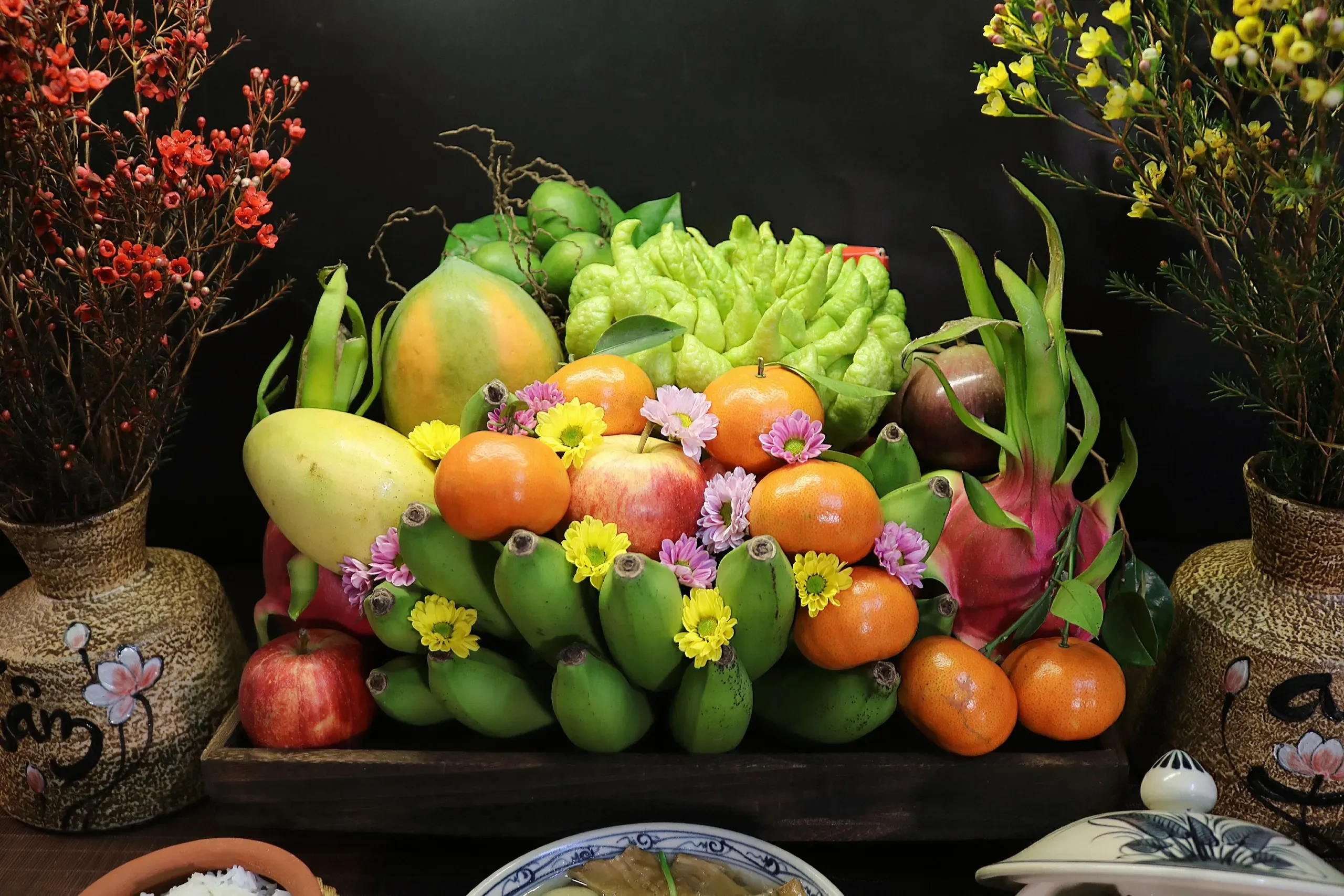 một cách bày mâm ngũ quả đẹp