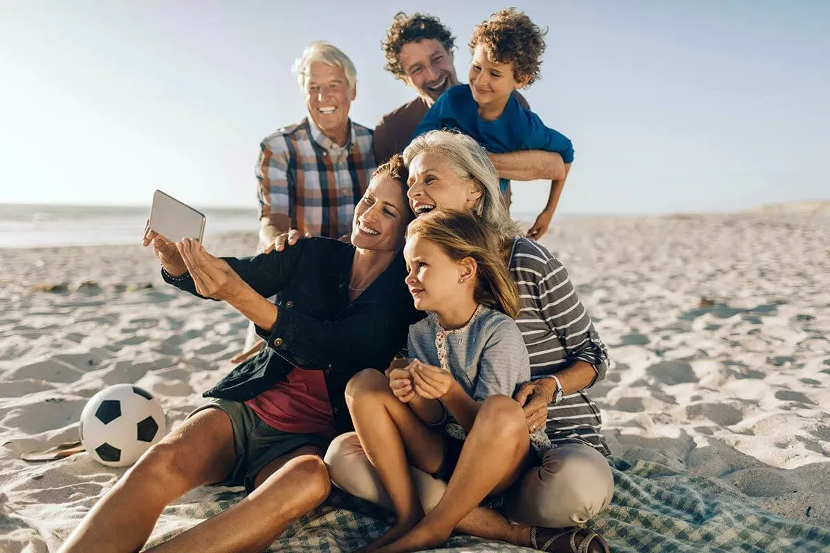 Cùng bố mẹ đi du lịch tận hưởng cuộc sống