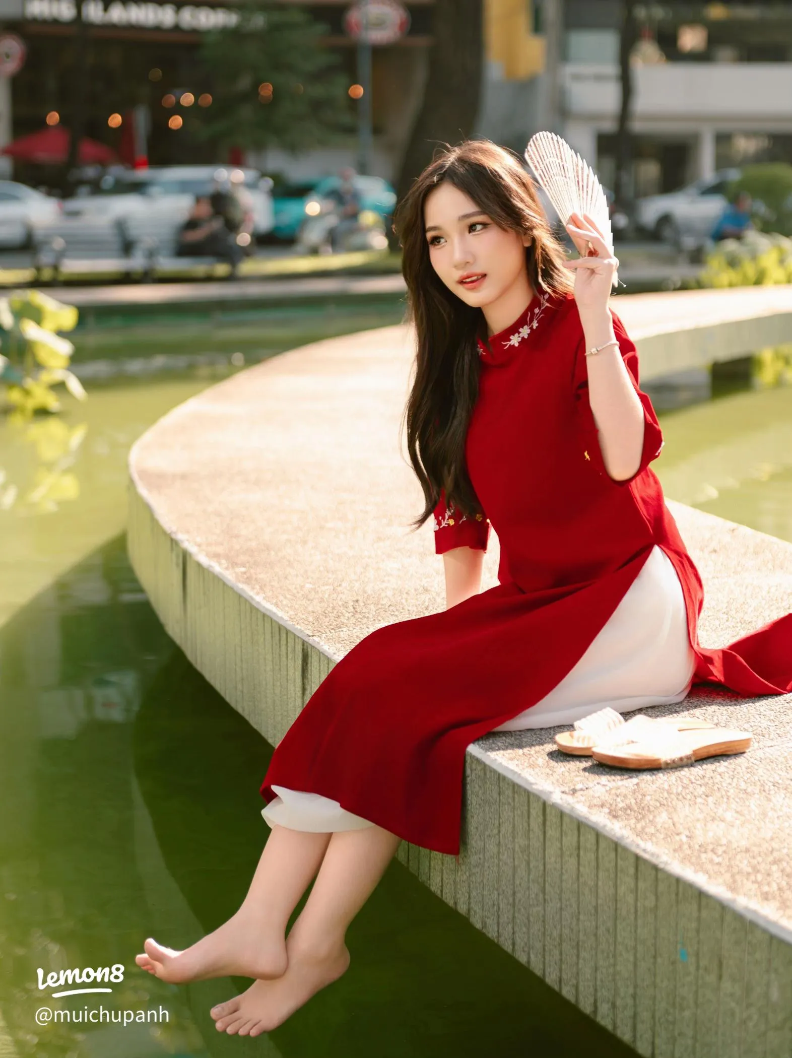 Hồ con rùa là địa điểm phổ biến thường xuyên chụp hình tết