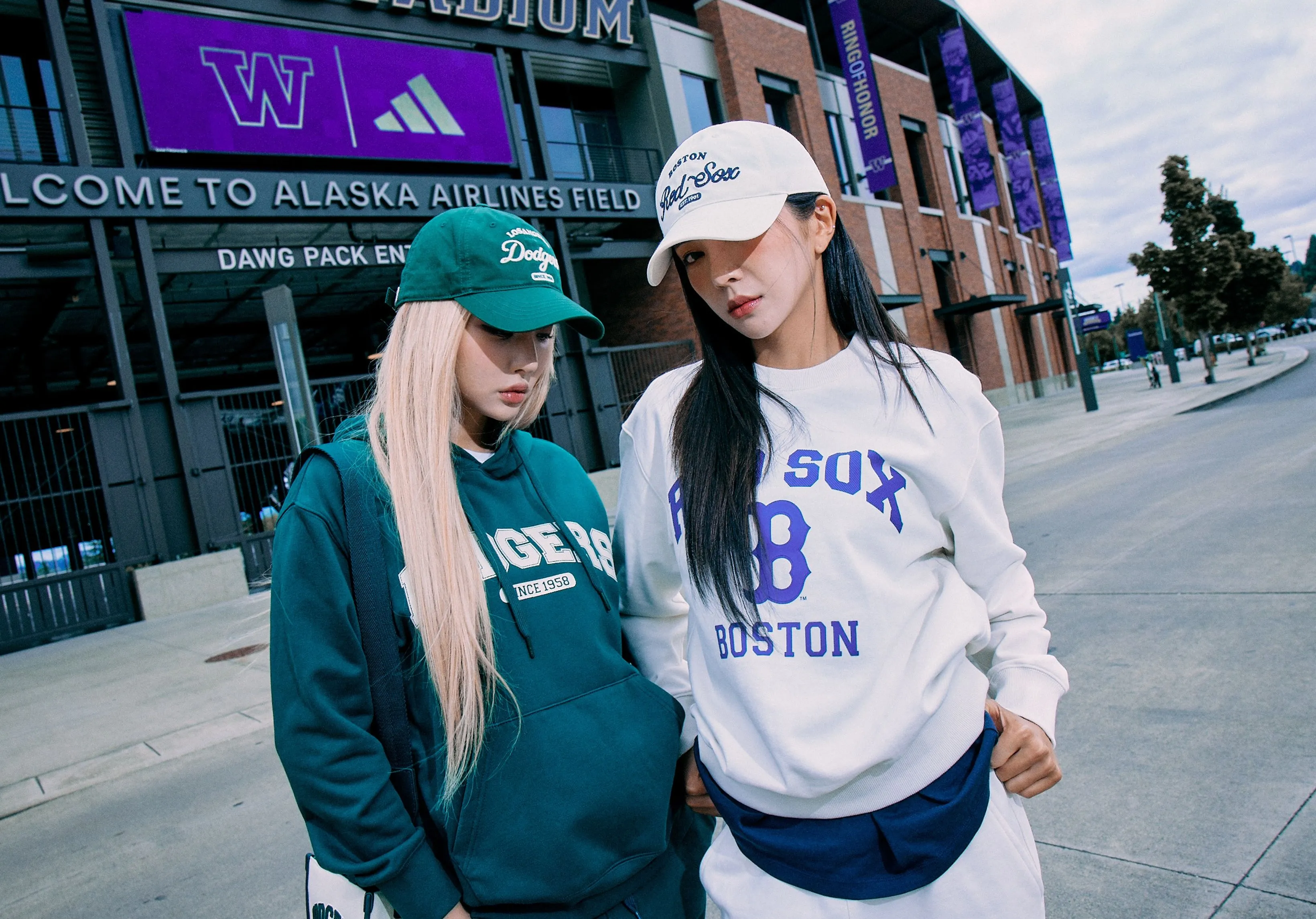 Áo khoác Varsity Jacket, quần jogger là những items đặc trưng của phong cách Sporty (Nguồn: Internet)