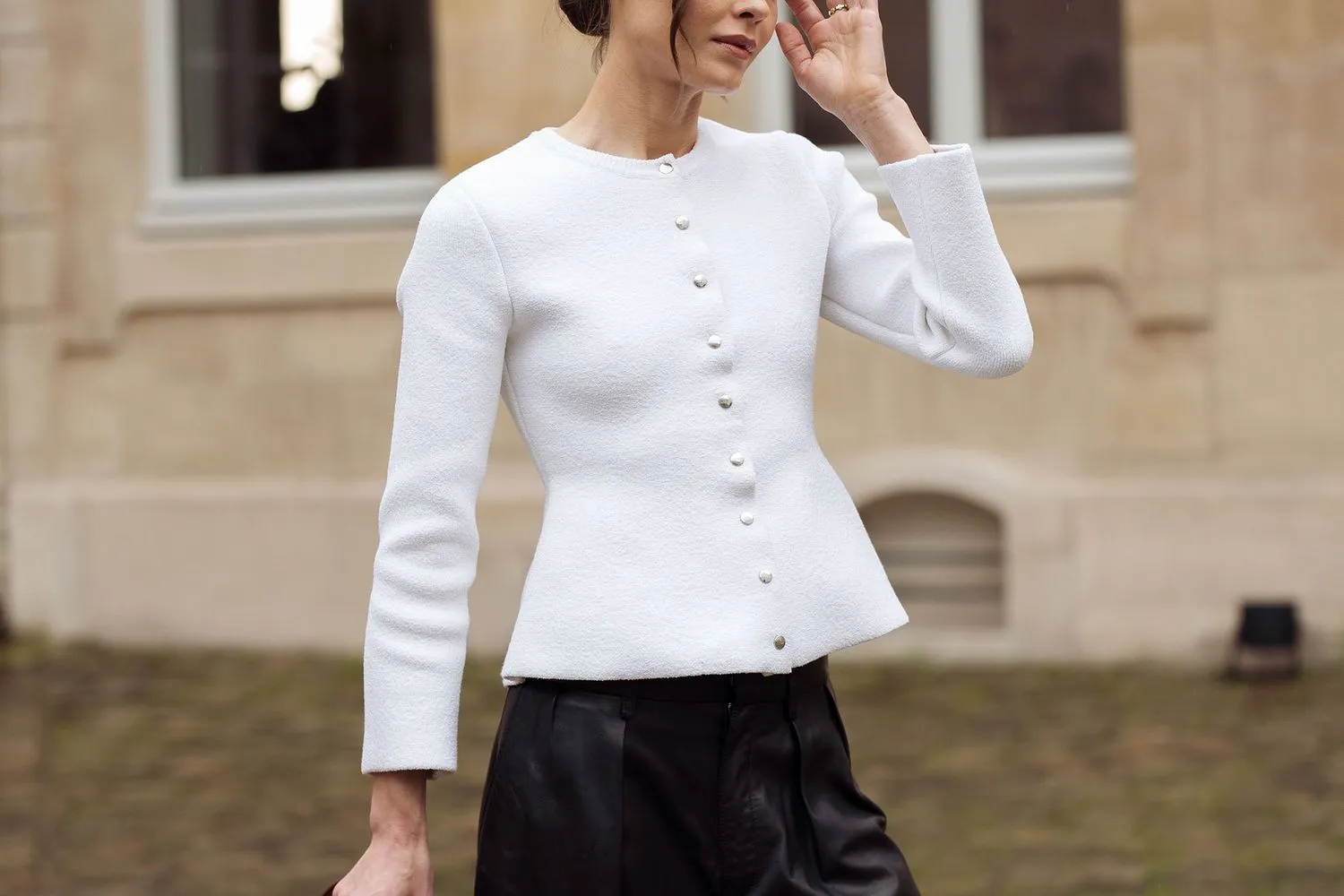 Áo kiểu peplum sang trọng và tôn dáng (Nguồn: Internet)