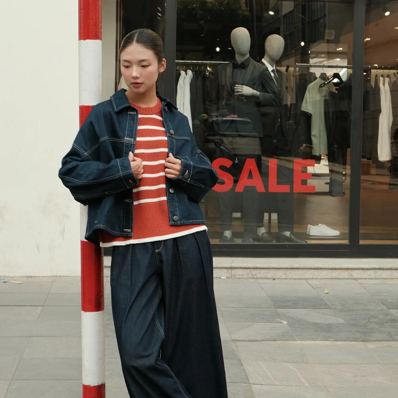 Phối sweater với quần ống rộng năng động (Nguồn: Routine)