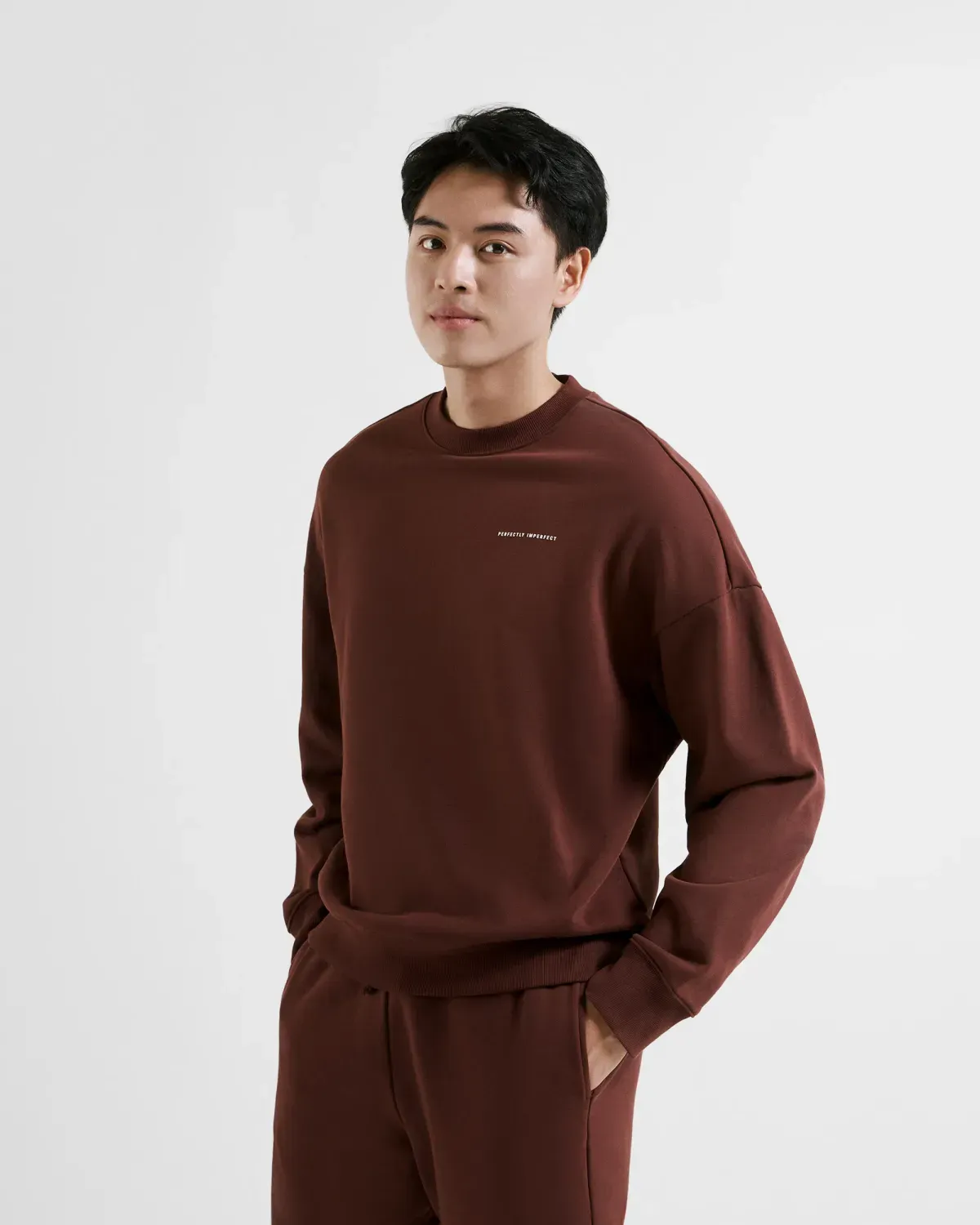 Áo sweatshirt unisex có hình in form loose của nhà Routine (Nguồn: Routine)