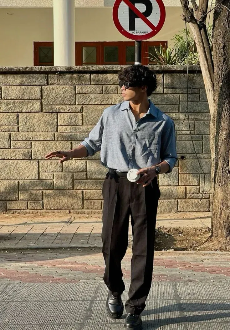 outfit khi phối áo oversize với quần tây