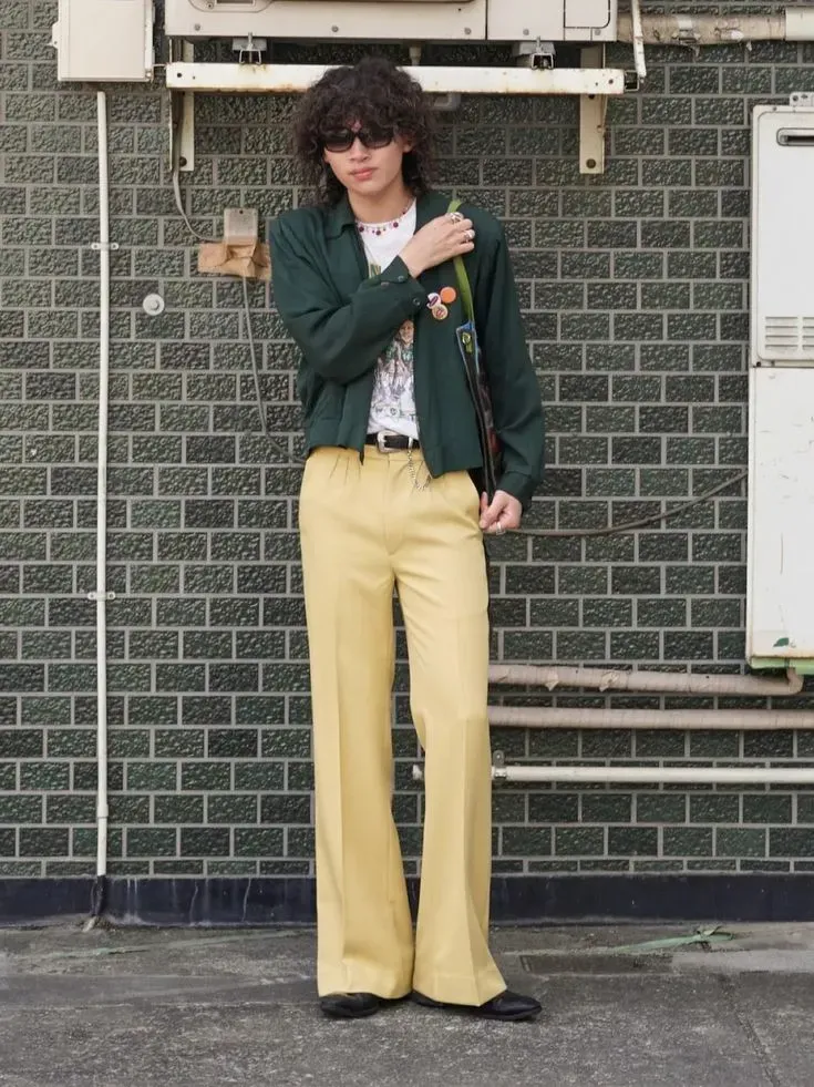 Thiết kế quần ống “loe làm mưa làm gió” trong phong cách thời trang Retro