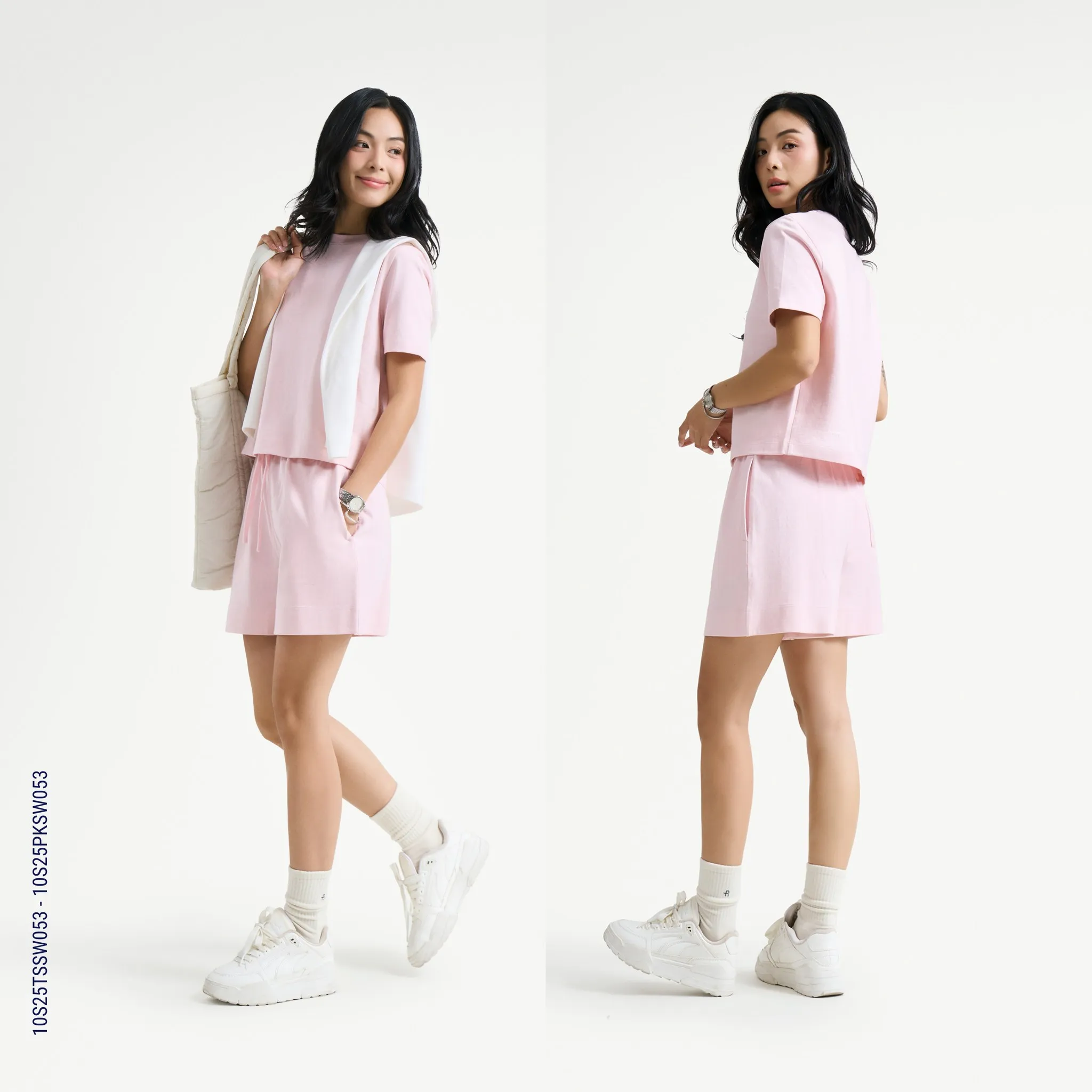 Bạn nữ có thể phối đồ tone sur tone với tông màu pastel hồng nhạt xinh xắn (Nguồn: Routine)