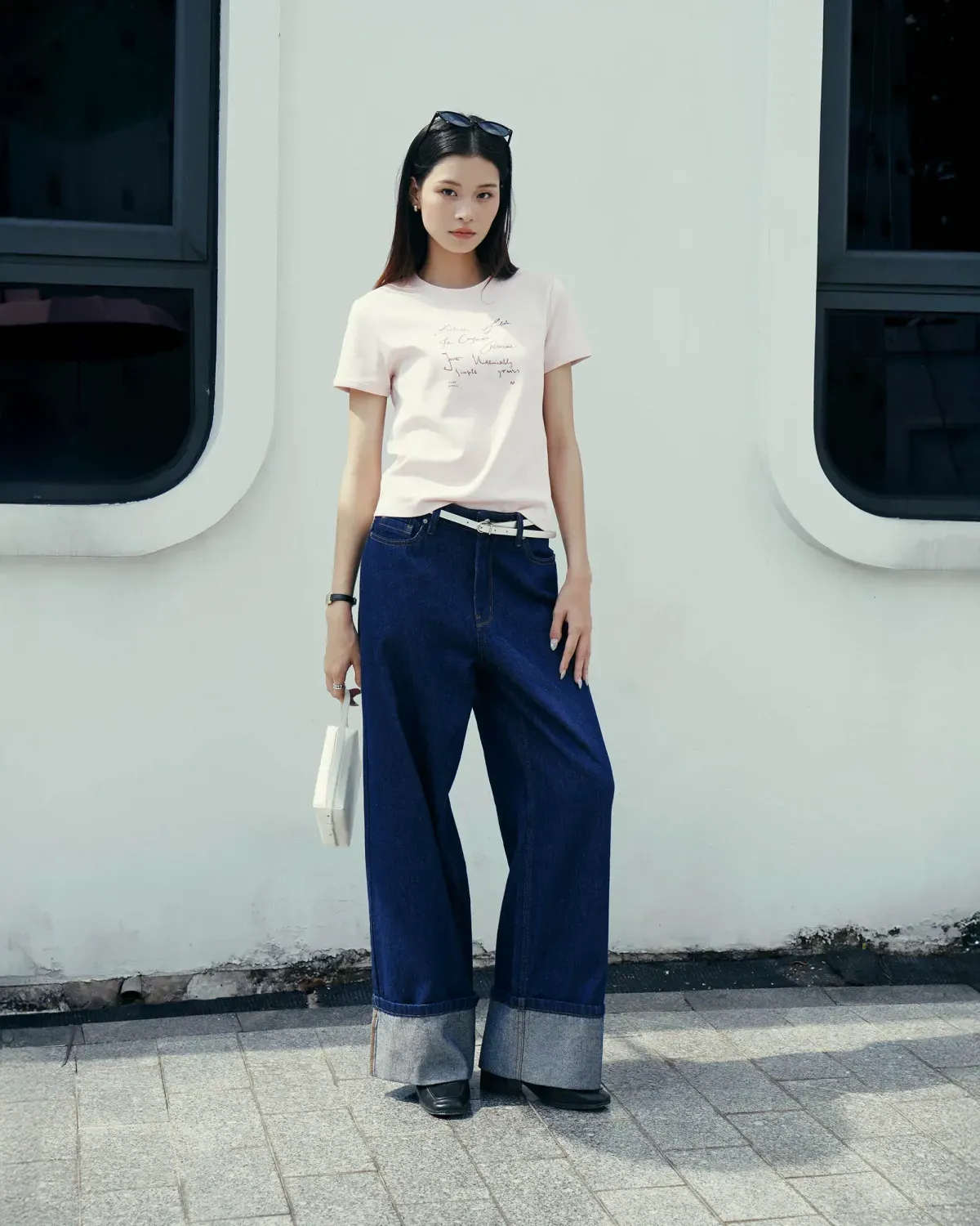 Mẫu quần denim ống rộng form straight tôn dáng của Routine