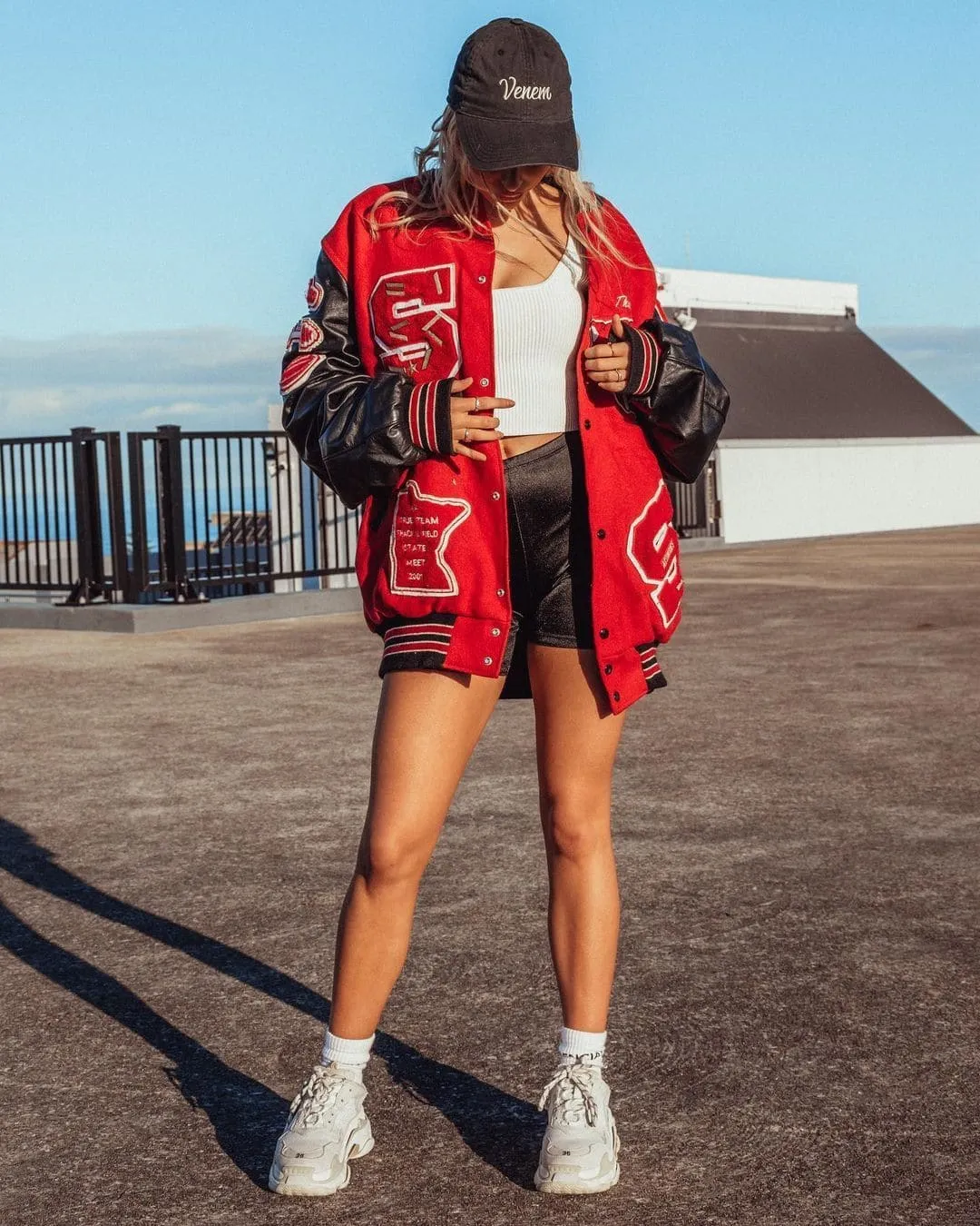 Bộ đôi áo khoác bomber và quần short thoải mái, cool ngầu (Nguồn: Internet)