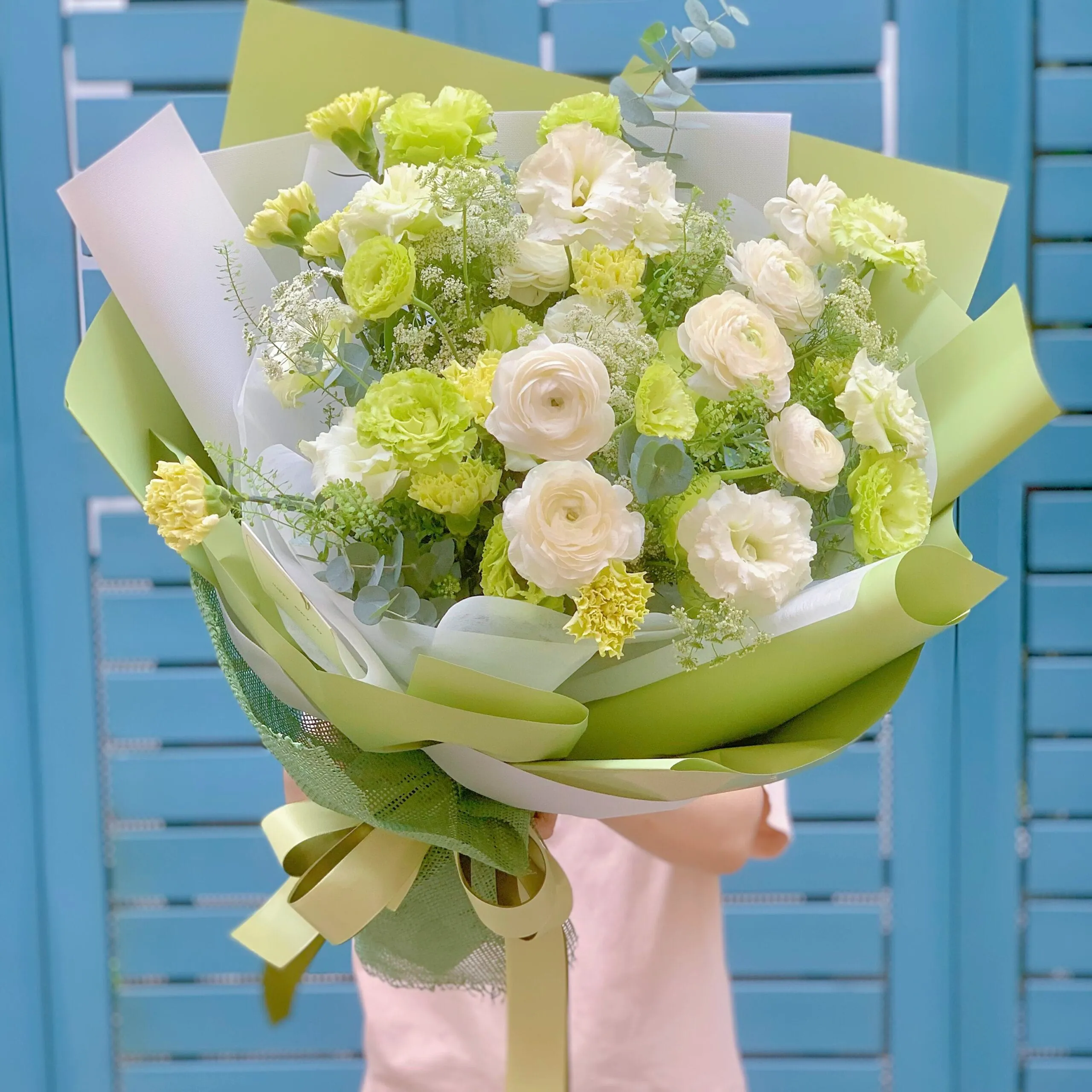 Bó hoa chúc mừng 8/3 mang ý nghĩa cát tường, rực rỡ