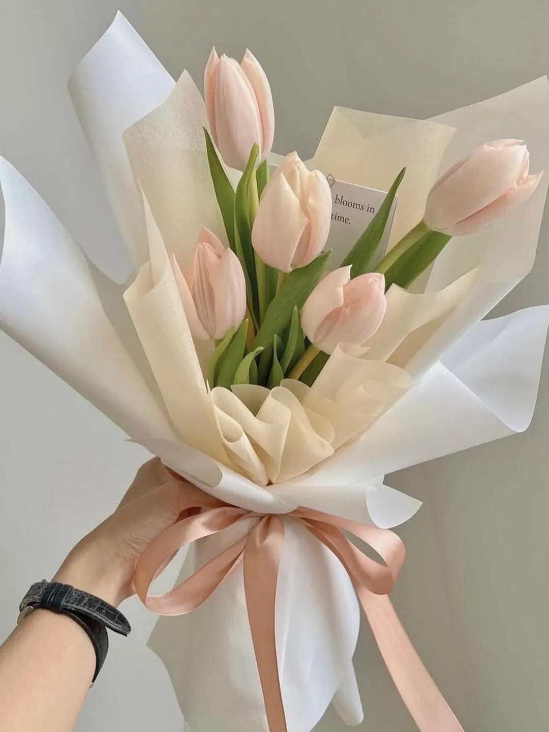 Bó hoa tulip đơn giản nhưng đẹp, ý nghĩa tặng vợ hoặc người yêu dịp 8/3