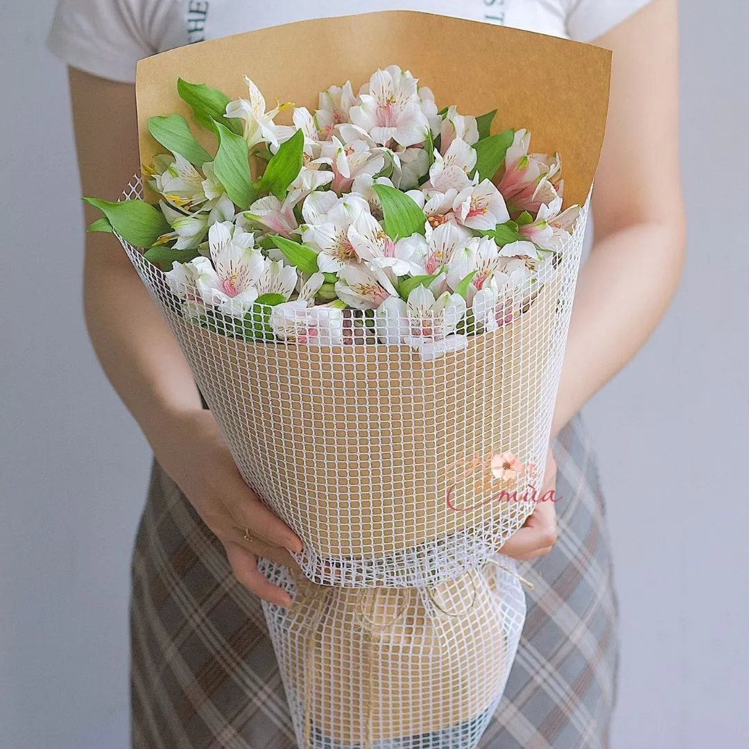 Bó thủy tiên trắng tặng mẹ nhân dịp 8/3