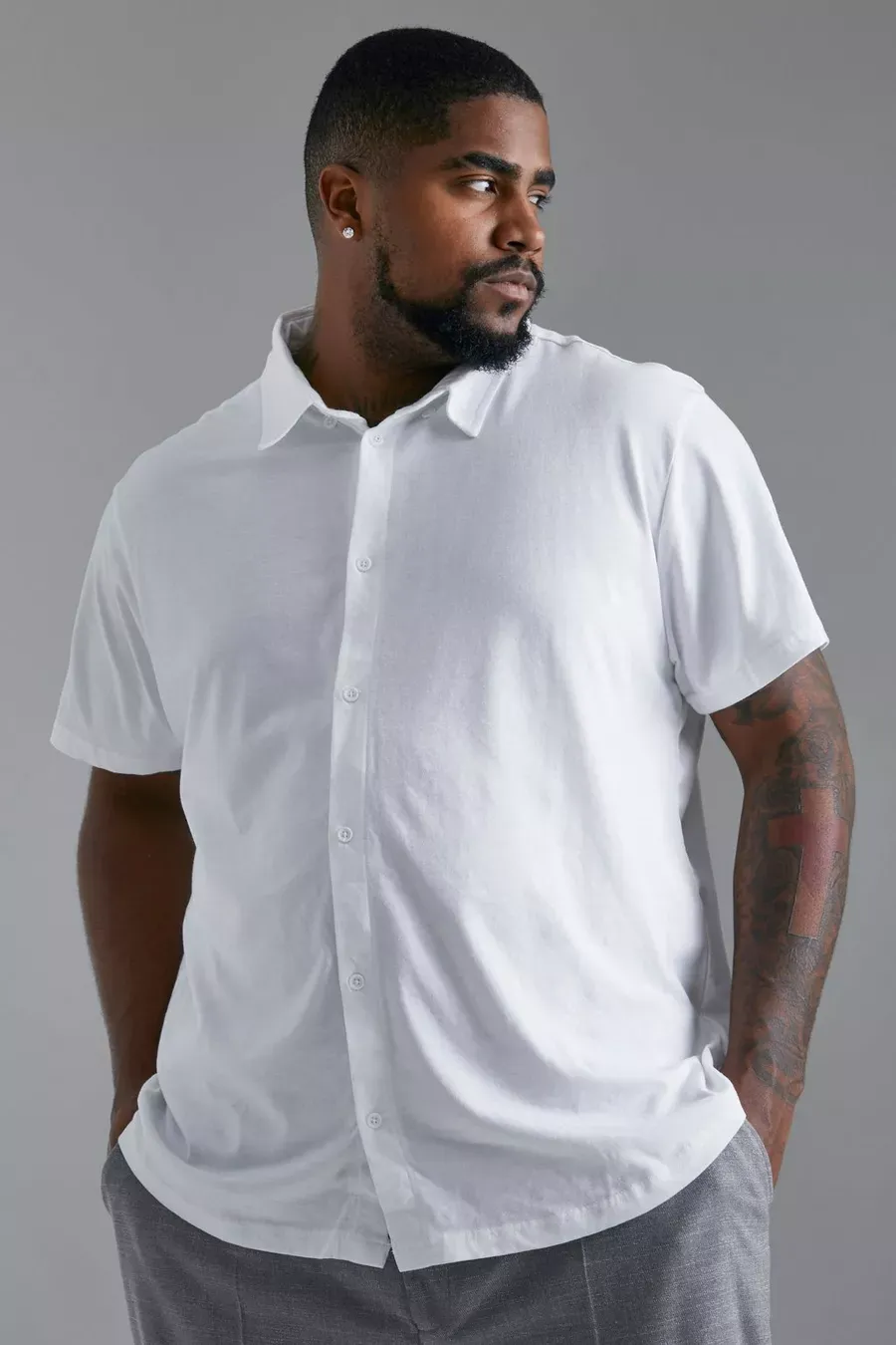 Các mẫu áo sơ mi nam big size cũng được các nam chọn làm outfit công sở (Nguồn: Internet)