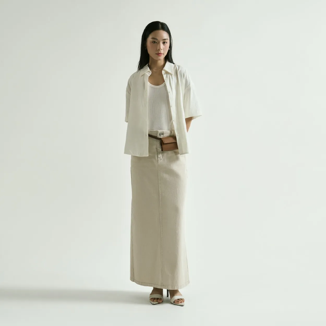 Cách phối đồ tone sur tone theo cùng 1 bảng tông màu be nhã nhặn (Nguồn: Routine)