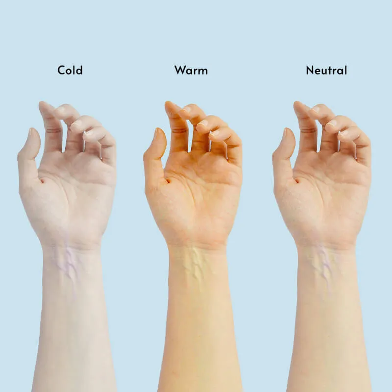 Quan sát mạch máu trên cổ tay để xác định tone da