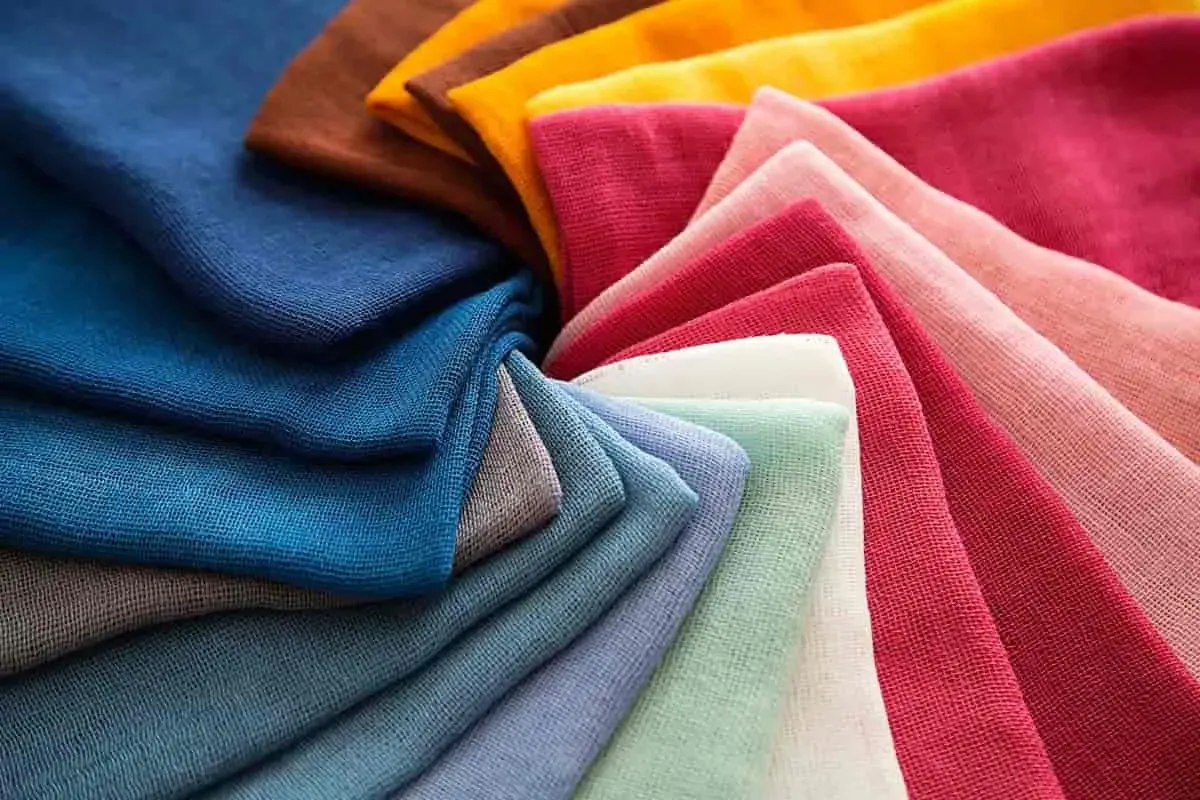 Vải polyester tái chế là giải pháp được ưa chuộng trong Recycle và Upcycle (Nguồn: Internet)