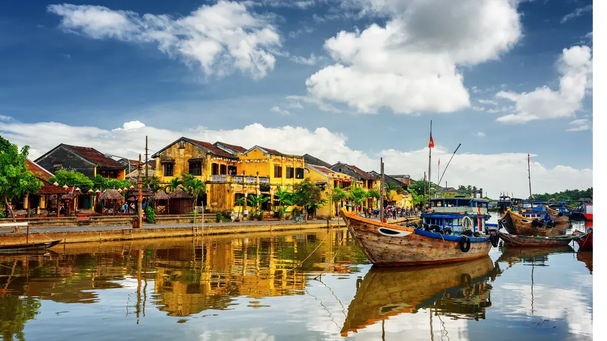 Khám phá di sản văn hóa phố cổ Hội An vào dịp Tết 2025