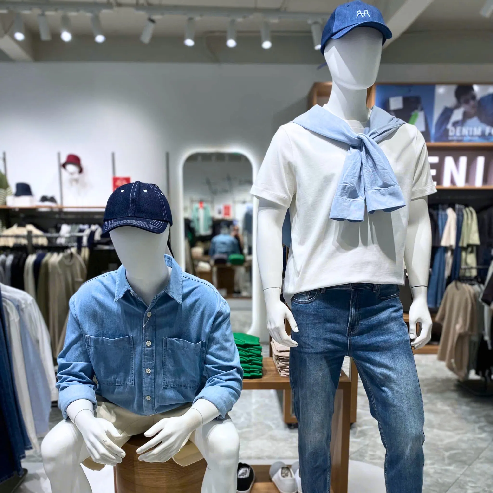 Denim là chất liệu vải và jeans là sản phẩm được may từ denim (Nguồn: Routine)
