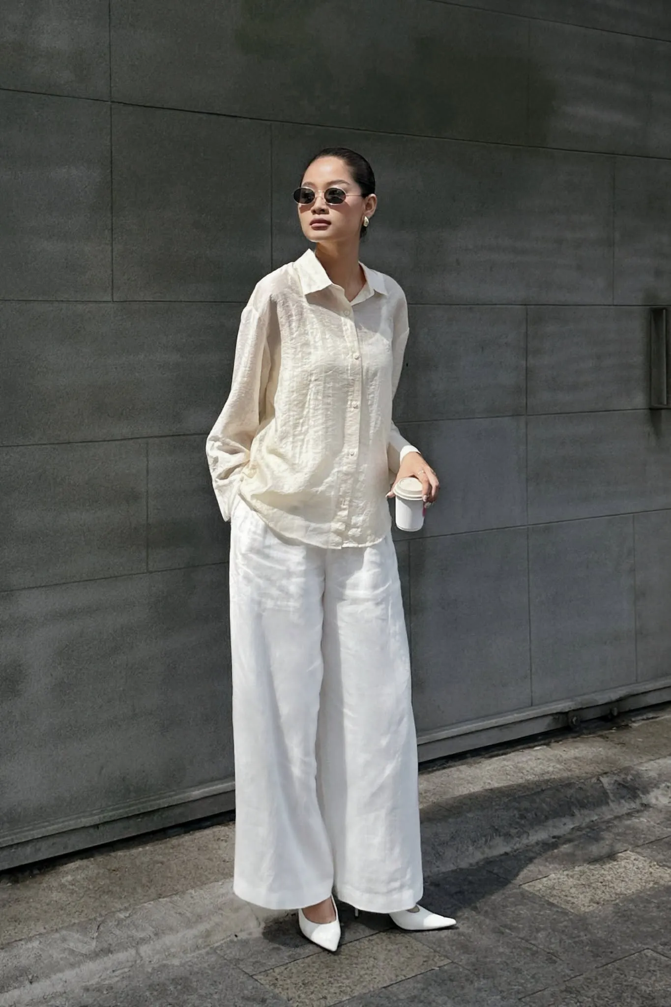 Áo sơ mi vải tencel thoáng mát cho những ngày khám phá Châu Âu mùa hè