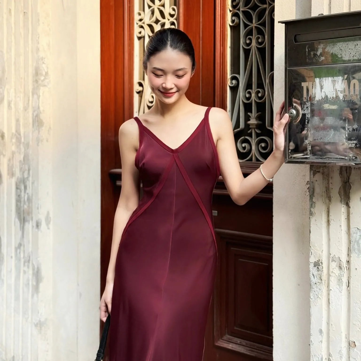 Trang phục mùa xuân Hà Nội ưu tiên sắc màu nhẹ nhàng và kiểu dáng thanh lịch cho những chuyến du xuân