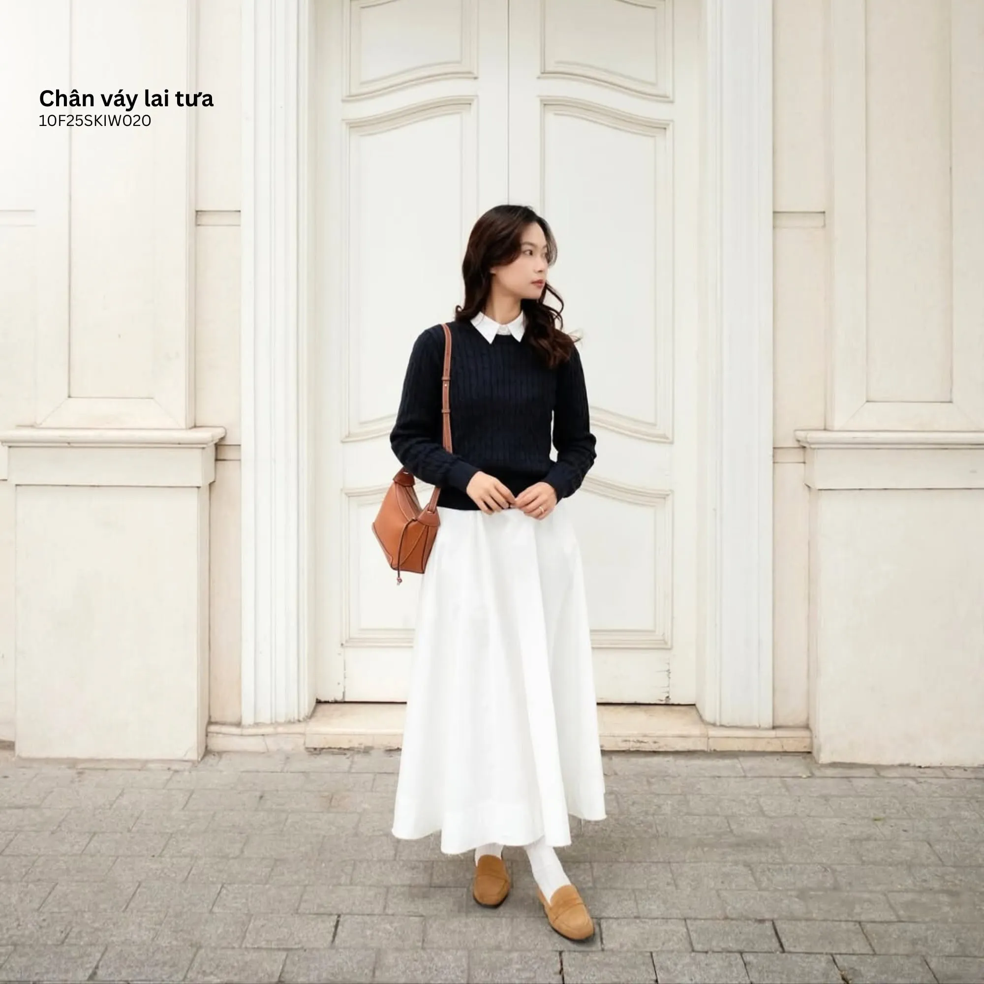 Outfit layer cùng áo khoác nhẹ vừa giữ ấm vừa nổi bật giữa ruộng bậc thang mùa lúa chín