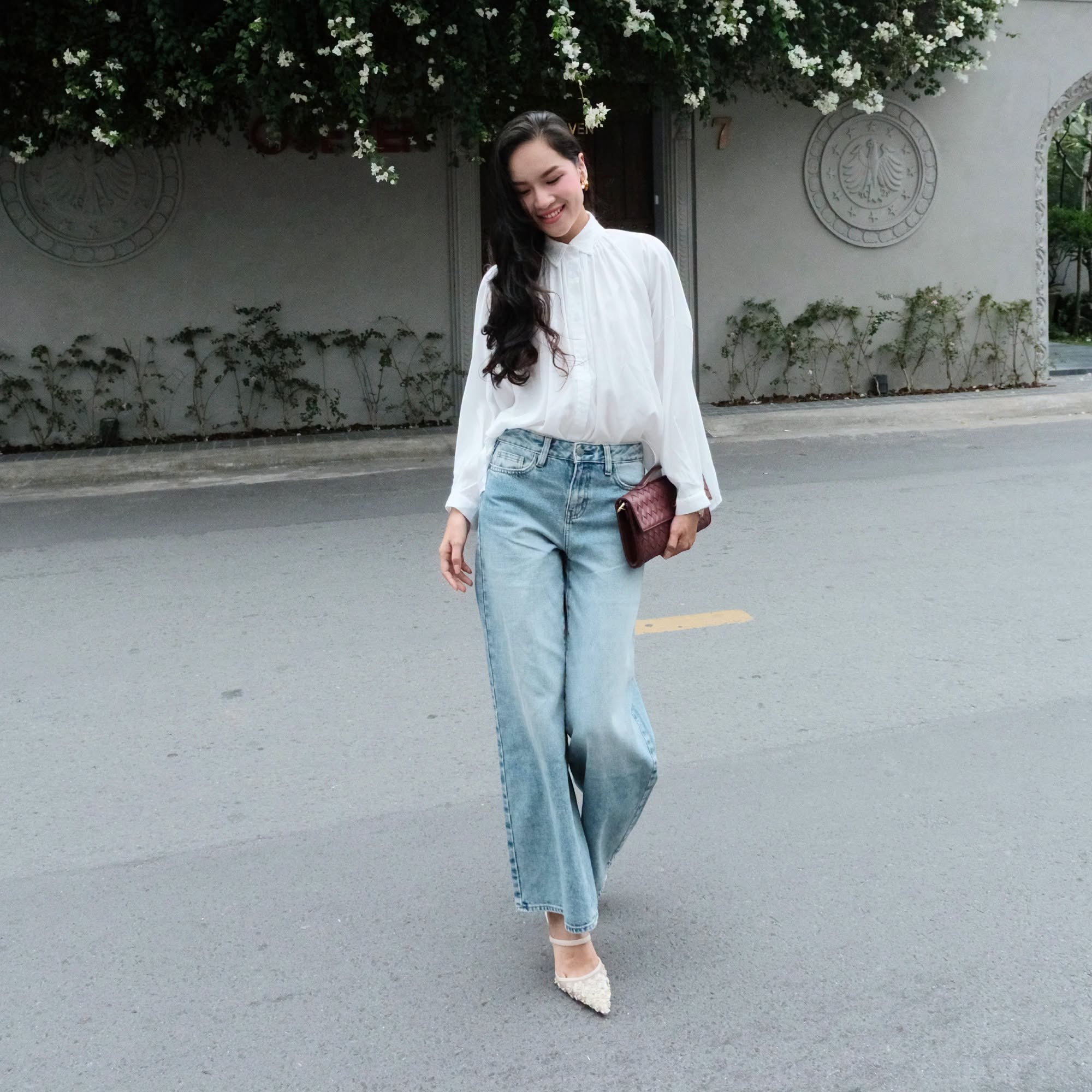 Trang phục phỏng vấn chỉn chu với thiết kế gọn gàng và màu sắc trang nhã