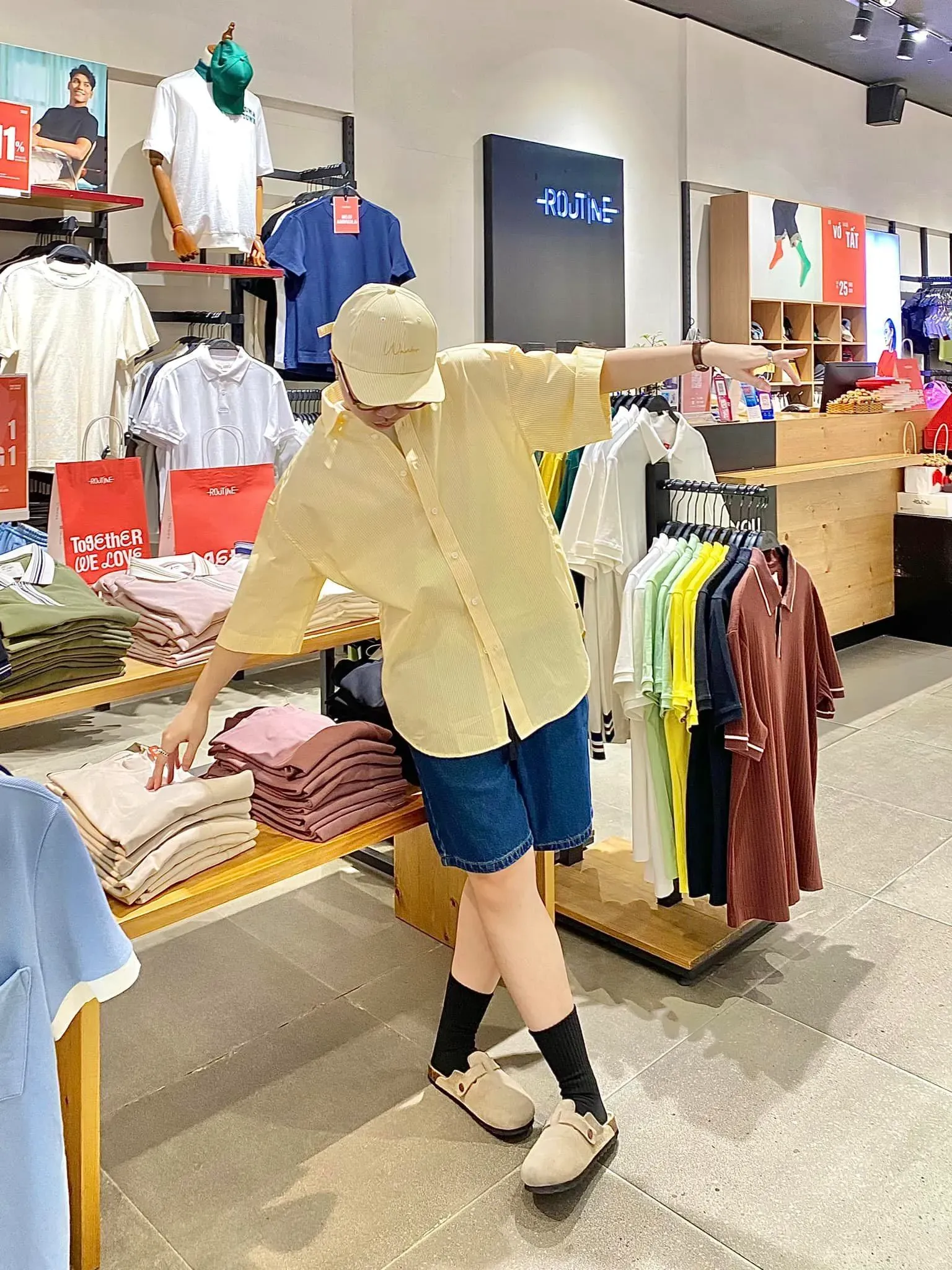 Phong cách casual năng động nhưng vẫn đầy nổi bật