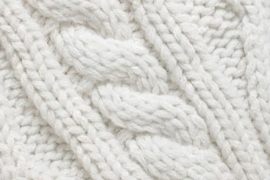 Tìm hiểu ưu, nhược điểm của vải len và một số cách bản quản len đúng cách