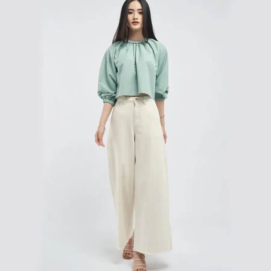 Gợi ý mix & match outfit công sở thanh lịch với màu kem và xanh ngọc (Nguồn: Routine)