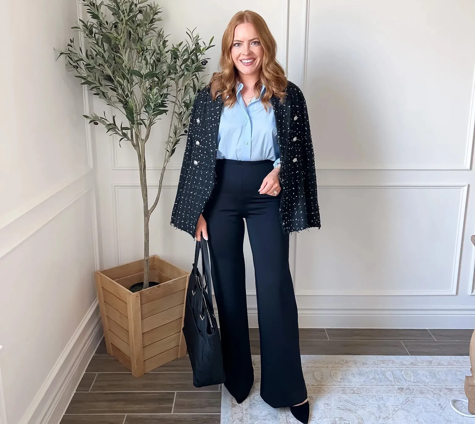 Gợi ý outfit mix màu xanh lam và đen đơn giản (Nguồn: Internet)