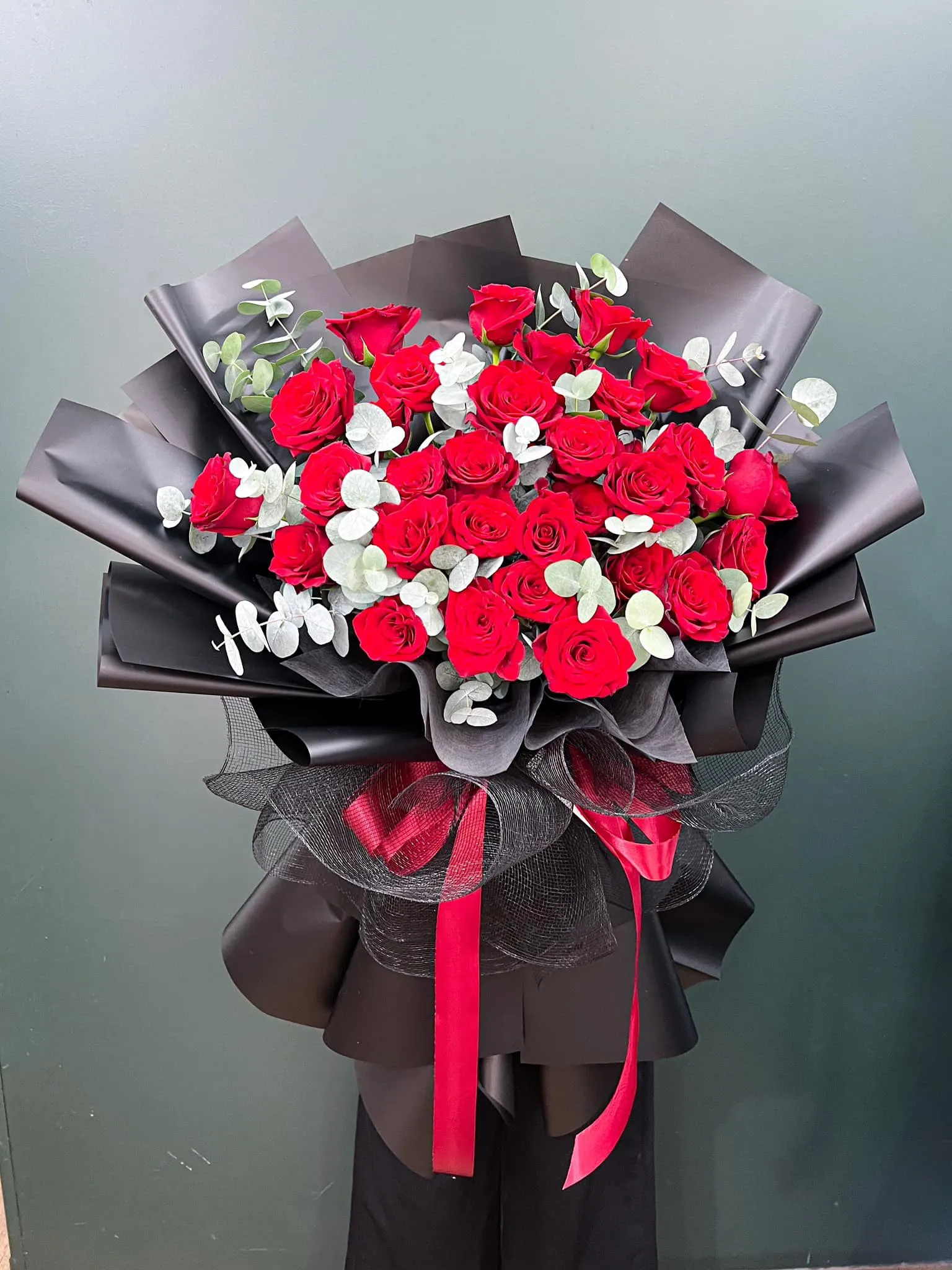 Hoa hồng là loài hoa chúc mừng 8/3 quen thuộc