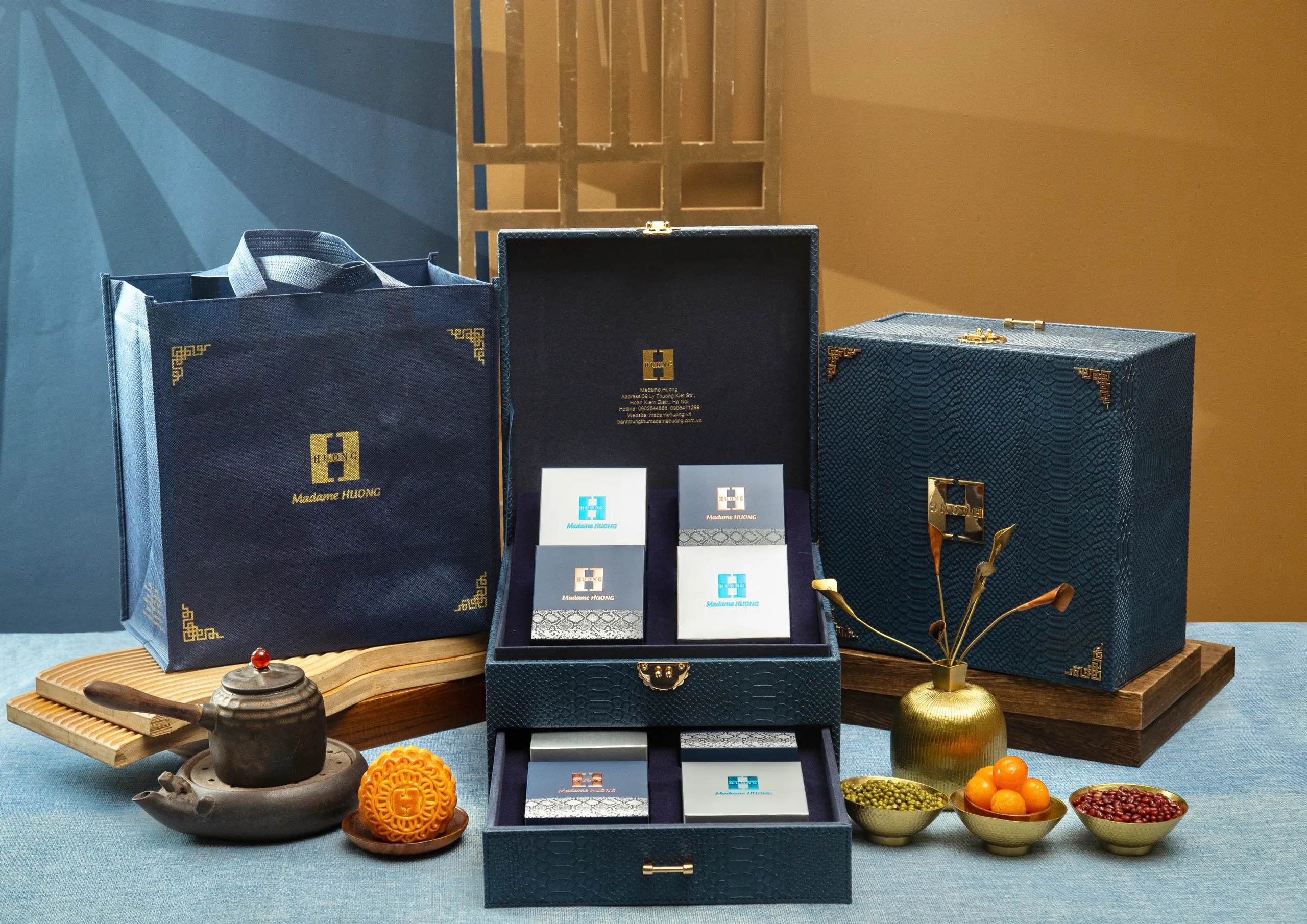 Hộp bánh trung thu Madame Hương sang trọng (Nguồn: Internet)