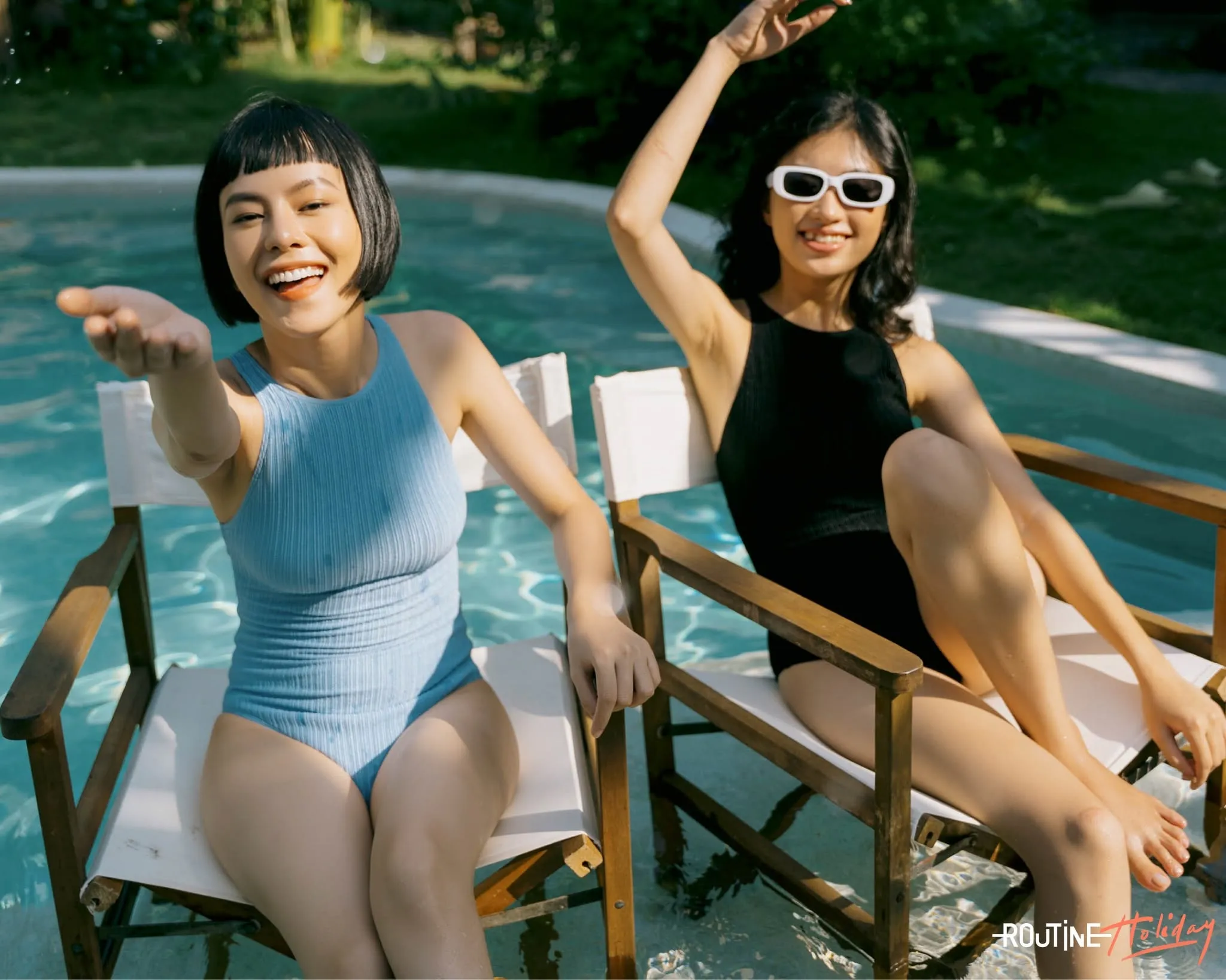 Bikini hoặc swimsuit khoe nét quyến rũ khi thư giãn trên du thuyền
