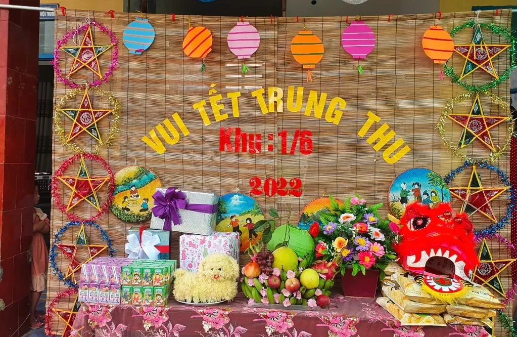 Trang trí trung thu bằng mành tre được sử dụng khá phổ biến (Nguồn: Internet)