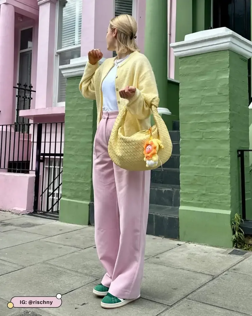 Set đồ vàng pastel phối hồng pastel mang phong cách ngọt ngào
