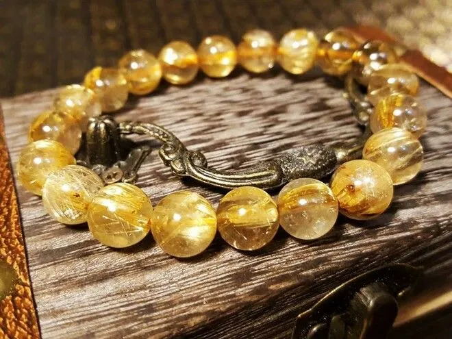 Màu vàng trong phong thủy là biểu tượng của hưng thịnh và may mắn (Nguồn: Internet)