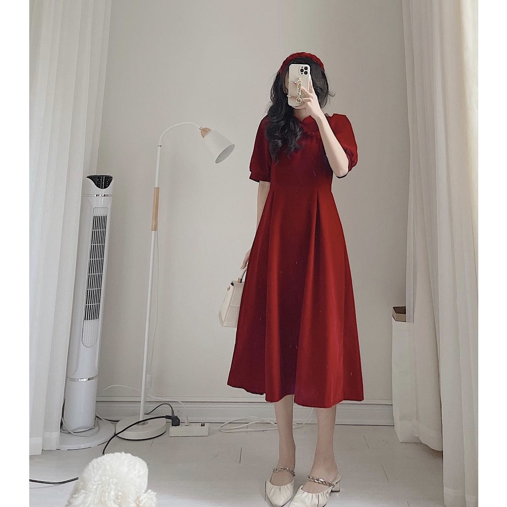 Mẫu váy nhung đỏ dài sang trọng cho phái đẹp diện Tết