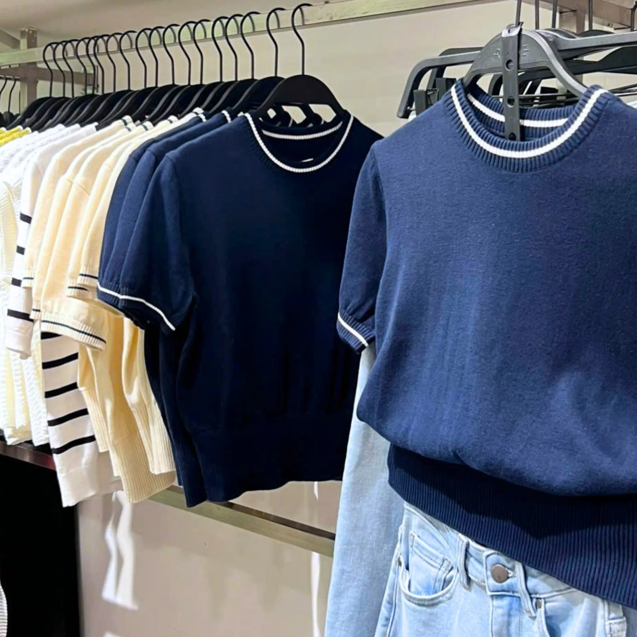 Màu xanh navy là một sắc thái đậm của màu xanh dương (Nguồn: Routine)