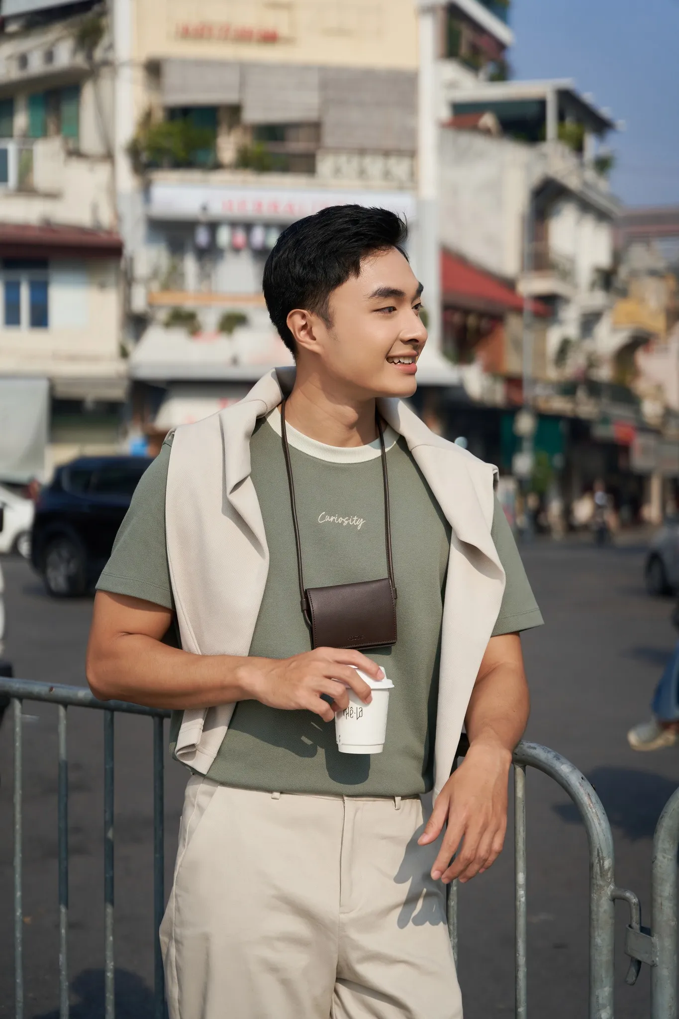 Mix & match outfit trẻ trung cho bạn nam với các màu pastel nhẹ nhàng (Nguồn: Routine)