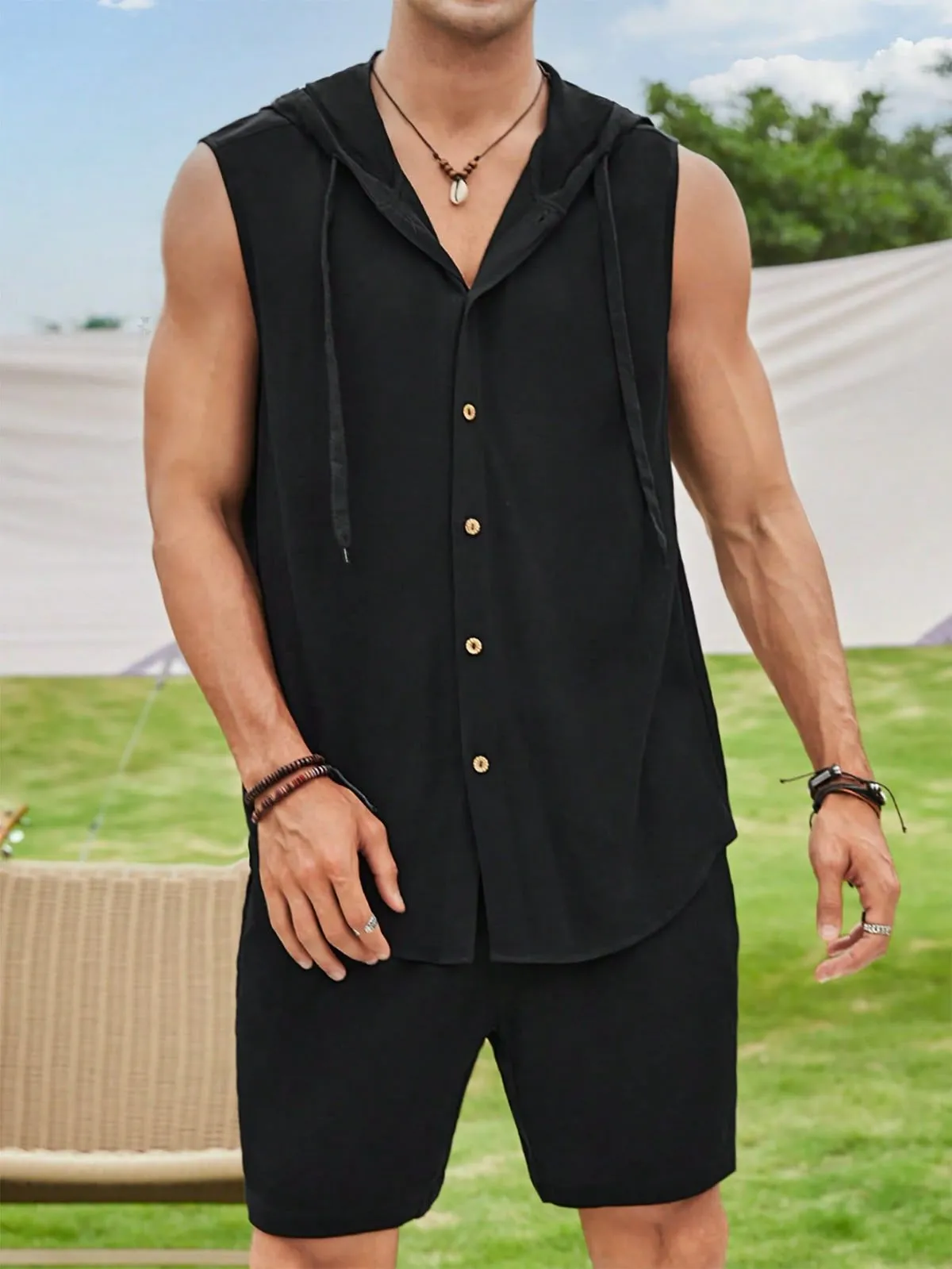phối đồ với áo tanktop nam cổ chữ V