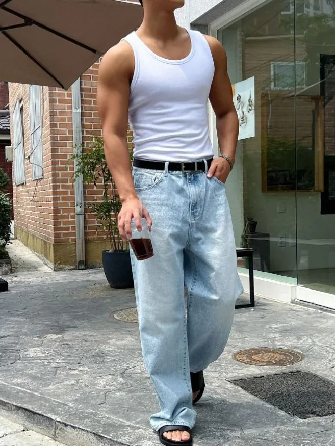 Top 5 Cách Phối Đồ Với Áo Tank Top Nam Cân Mọi Hoàn Cảnh