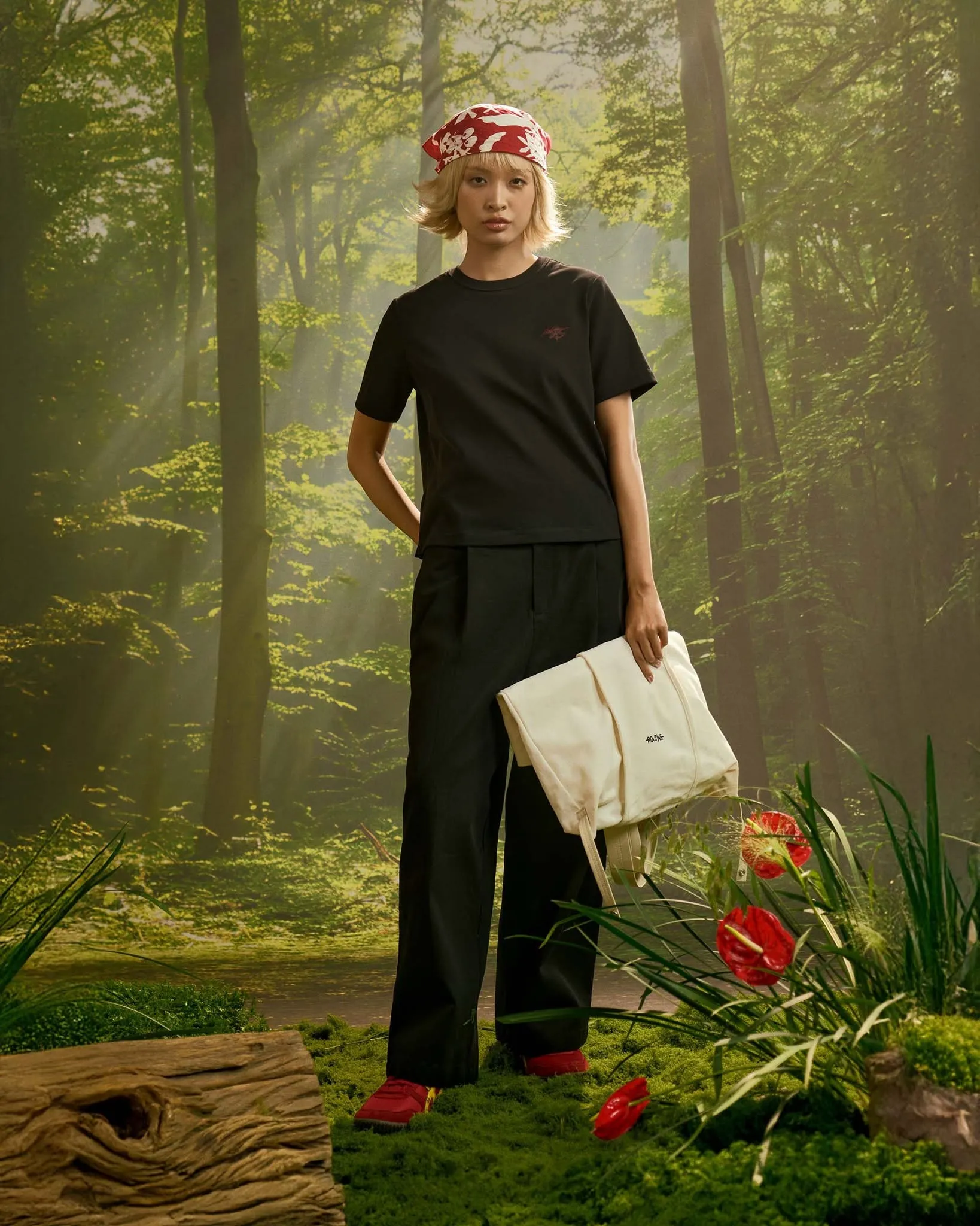 Outfit áo thun đen nữ tối giản cho ngày thường