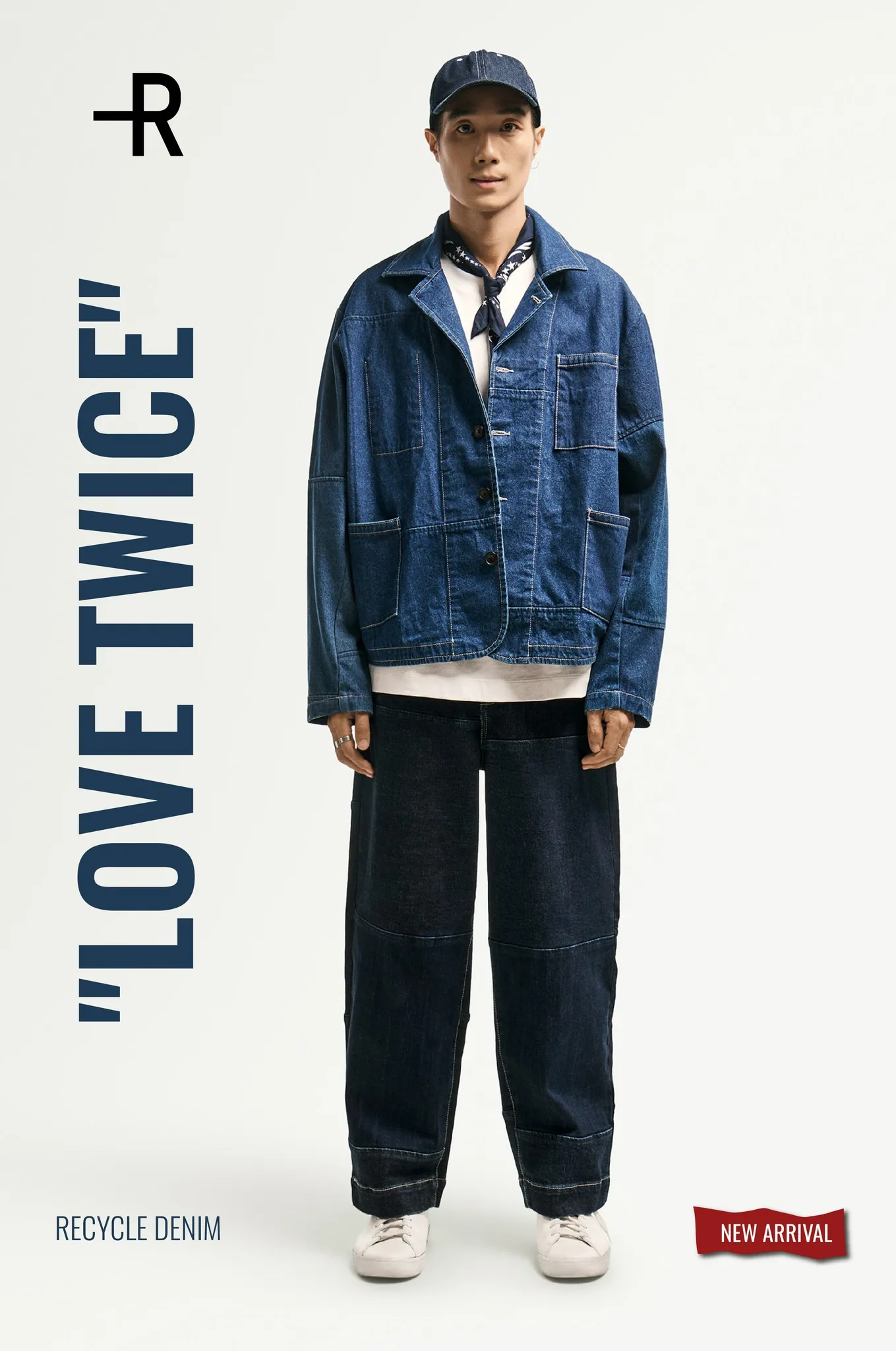 Phối xanh navy với jeans trẻ trung và phong cách