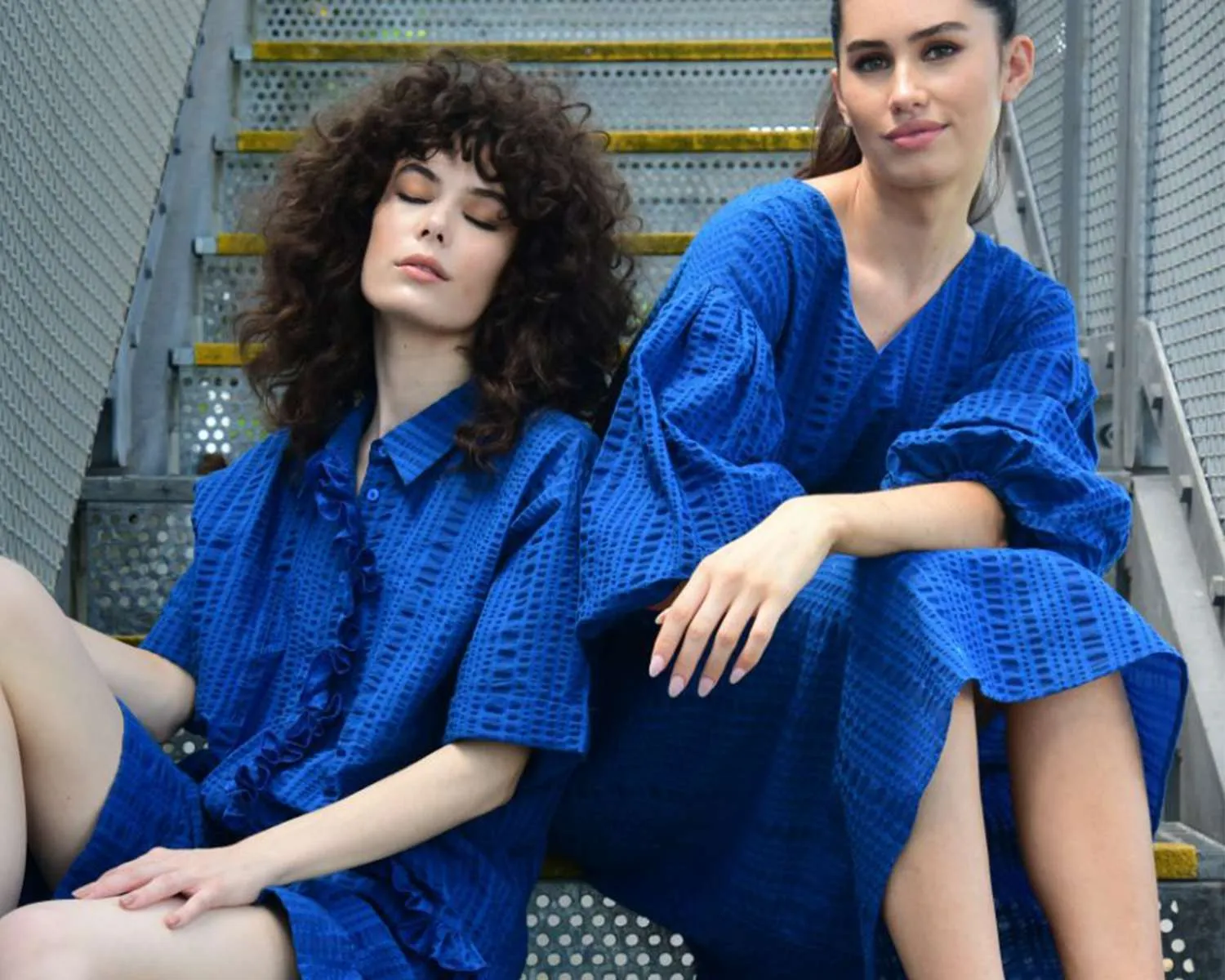 Sắc xanh Coban phù hợp với người mệnh Thủy và Mộc (Nguồn: Internet)